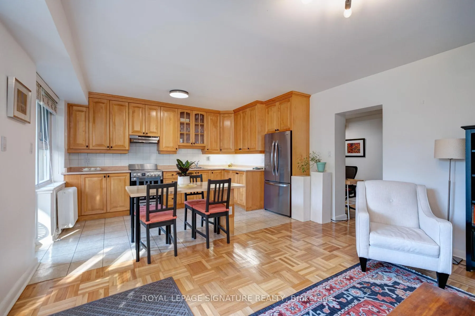 Photo 10 of Unit 3, 8 Corinth Gardens, Toronto, Mount Pleasant East — HOMEH