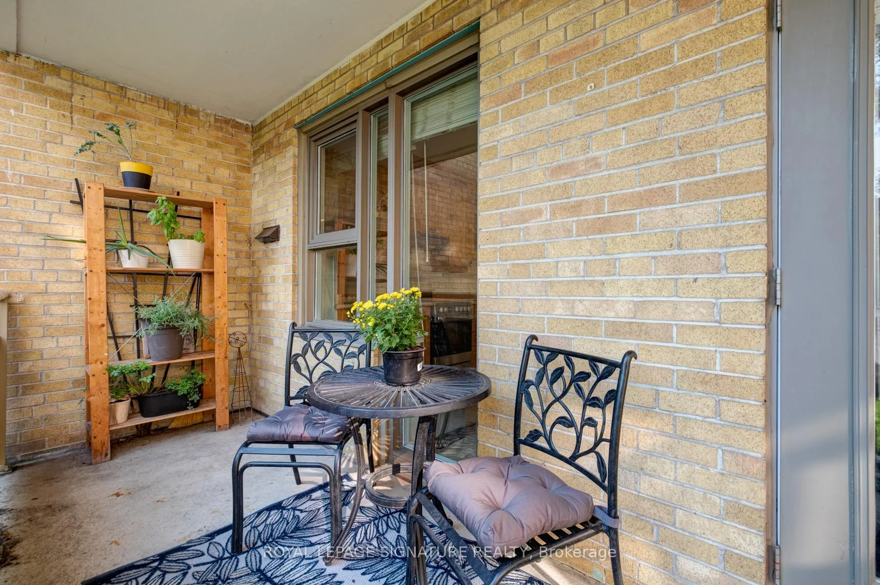 Photo 19 of Unit 3, 8 Corinth Gardens, Toronto, Mount Pleasant East — HOMEH