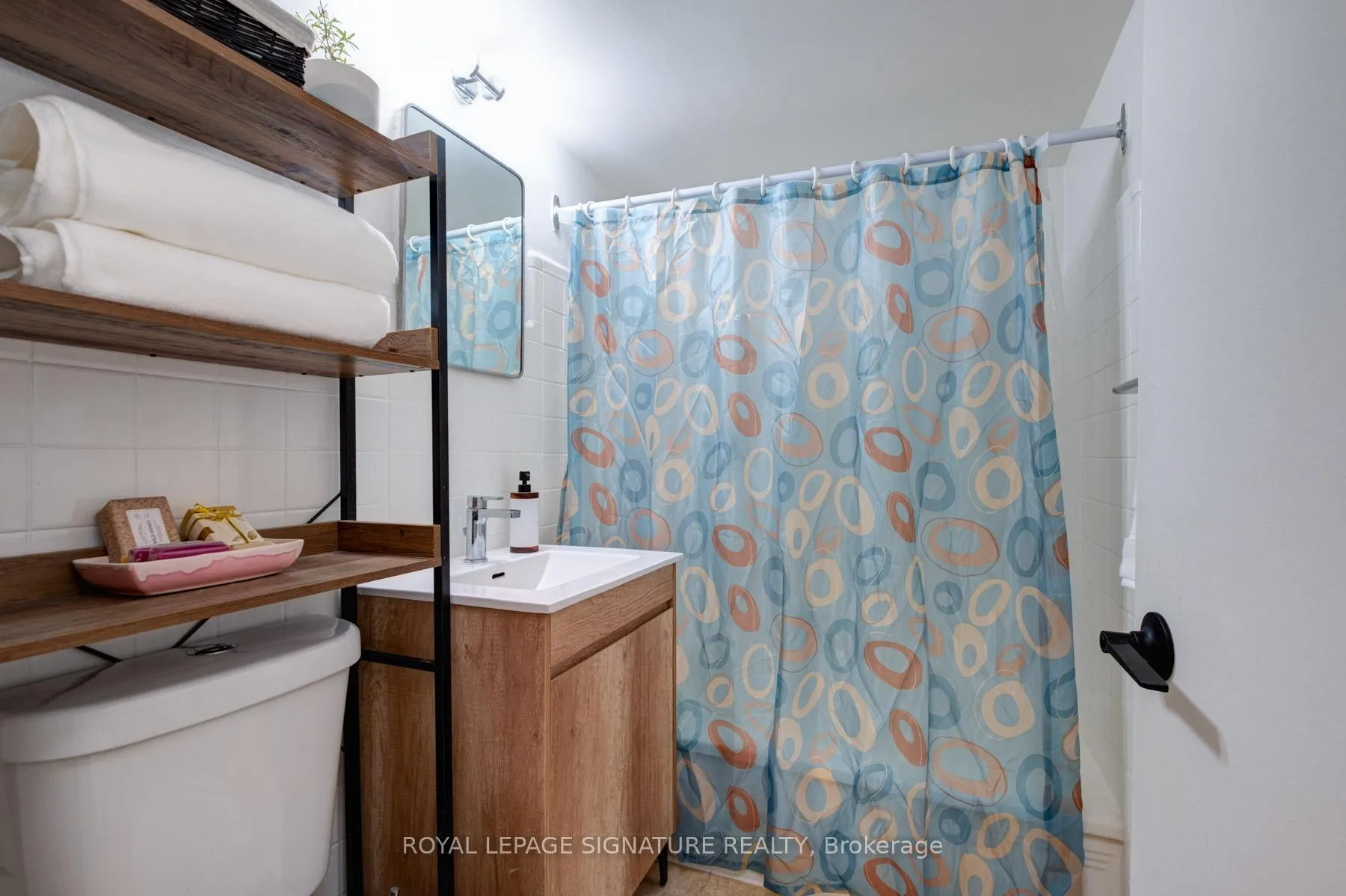 Photo 29 of Unit 3, 8 Corinth Gardens, Toronto, Mount Pleasant East — HOMEH