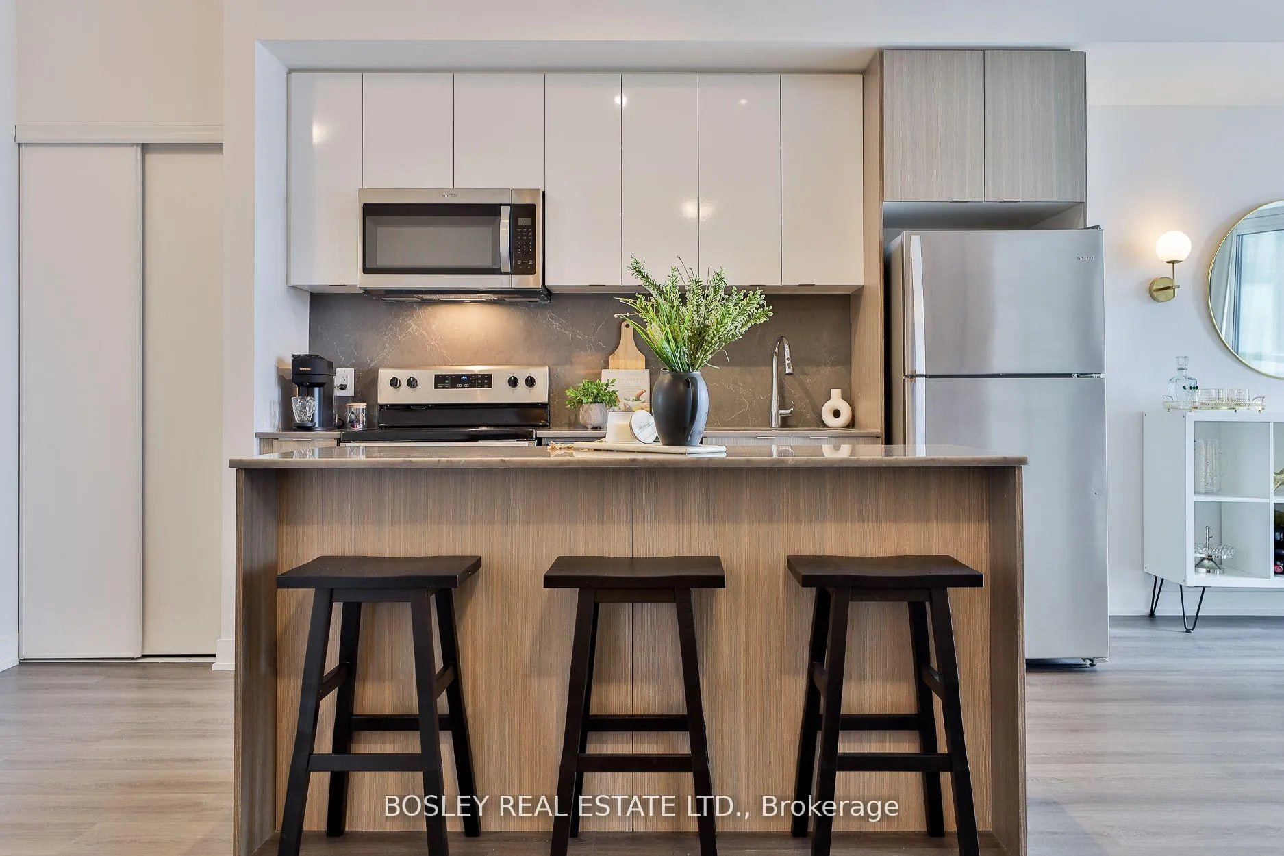 Photo 12 of Unit 612, 859 The Queensway, Etobicoke, Stonegate-Queensway — HOMEH