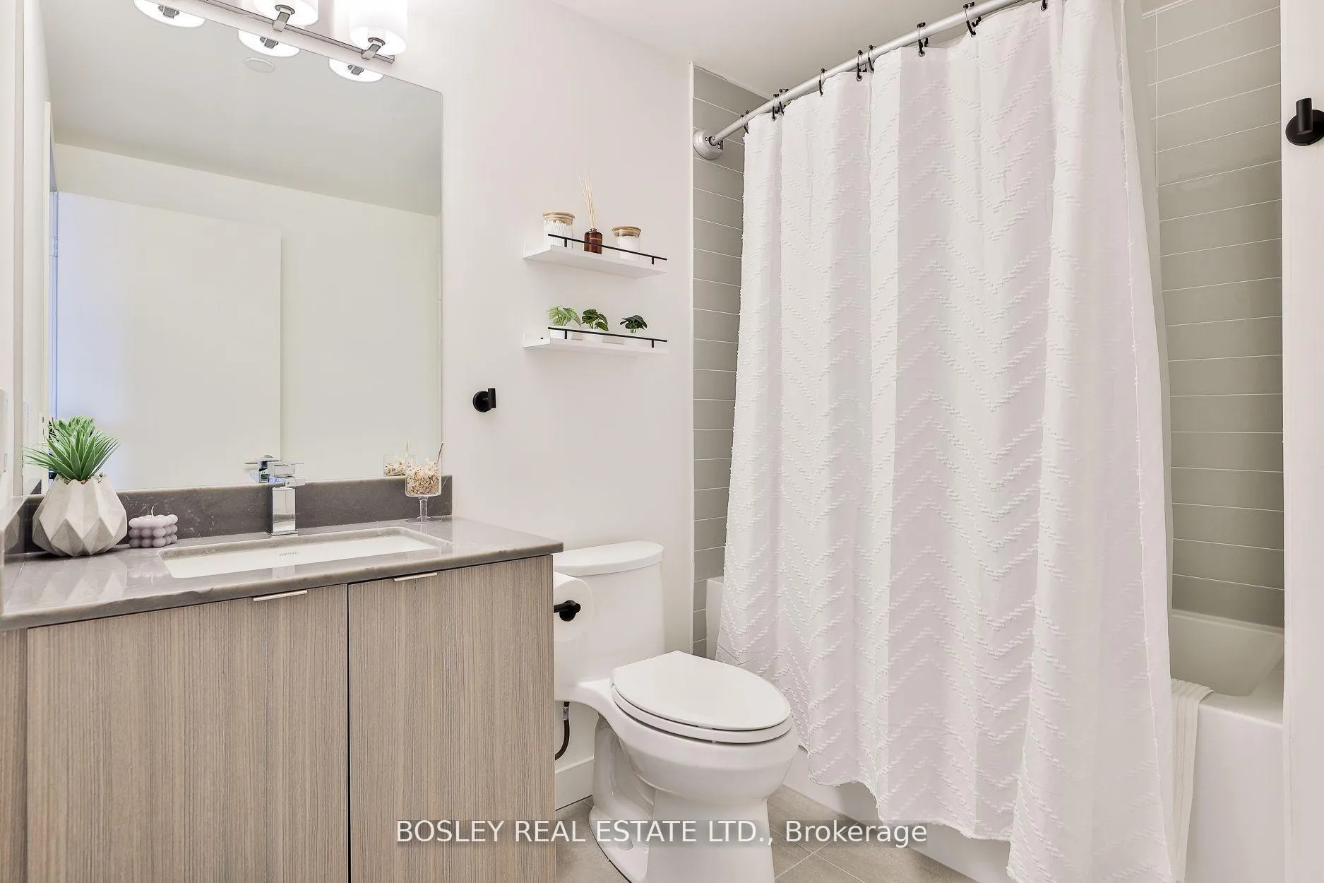 Photo 17 of Unit 612, 859 The Queensway, Etobicoke, Stonegate-Queensway — HOMEH