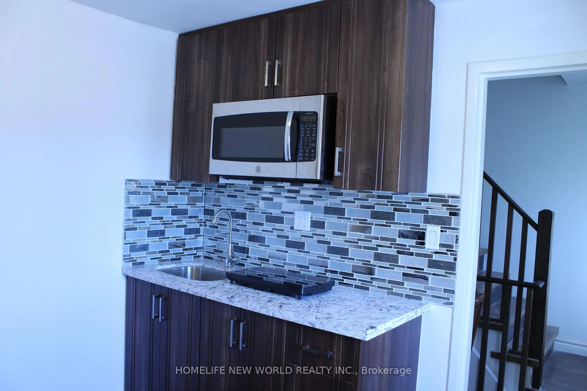 Photo 3 of Unit 201, 2466 St Clair Avenue W, Toronto, Rockcliffe-Smythe — HOMEH