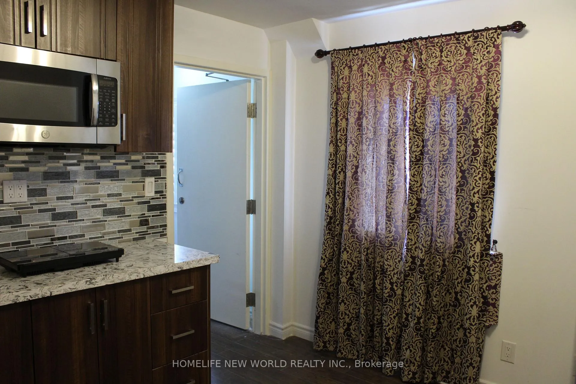 Photo 4 of Unit 201, 2466 St Clair Avenue W, Toronto, Rockcliffe-Smythe — HOMEH