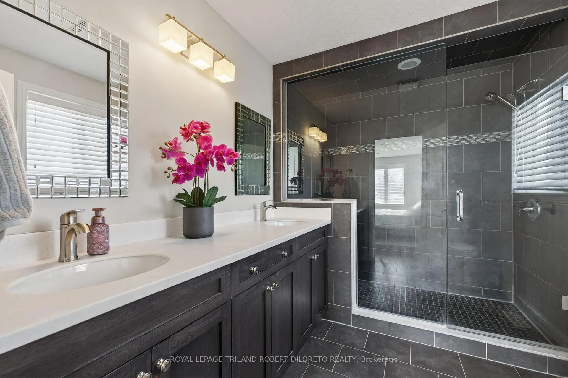 Photo 24 of 56 Fieldstone Crescent S, Middlesex Centre, Komoka — HOMEH