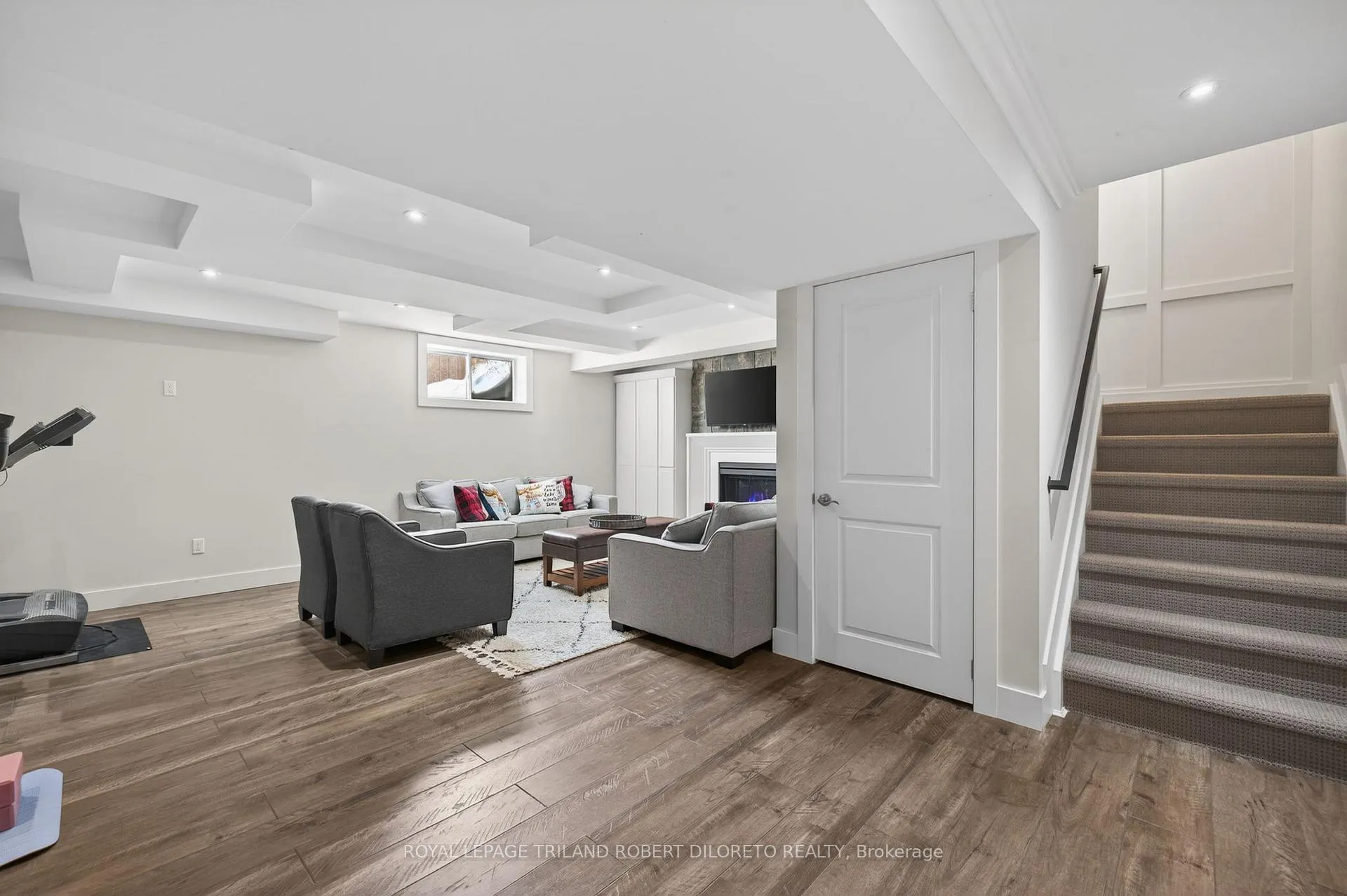 Photo 28 of 56 Fieldstone Crescent S, Middlesex Centre, Komoka — HOMEH