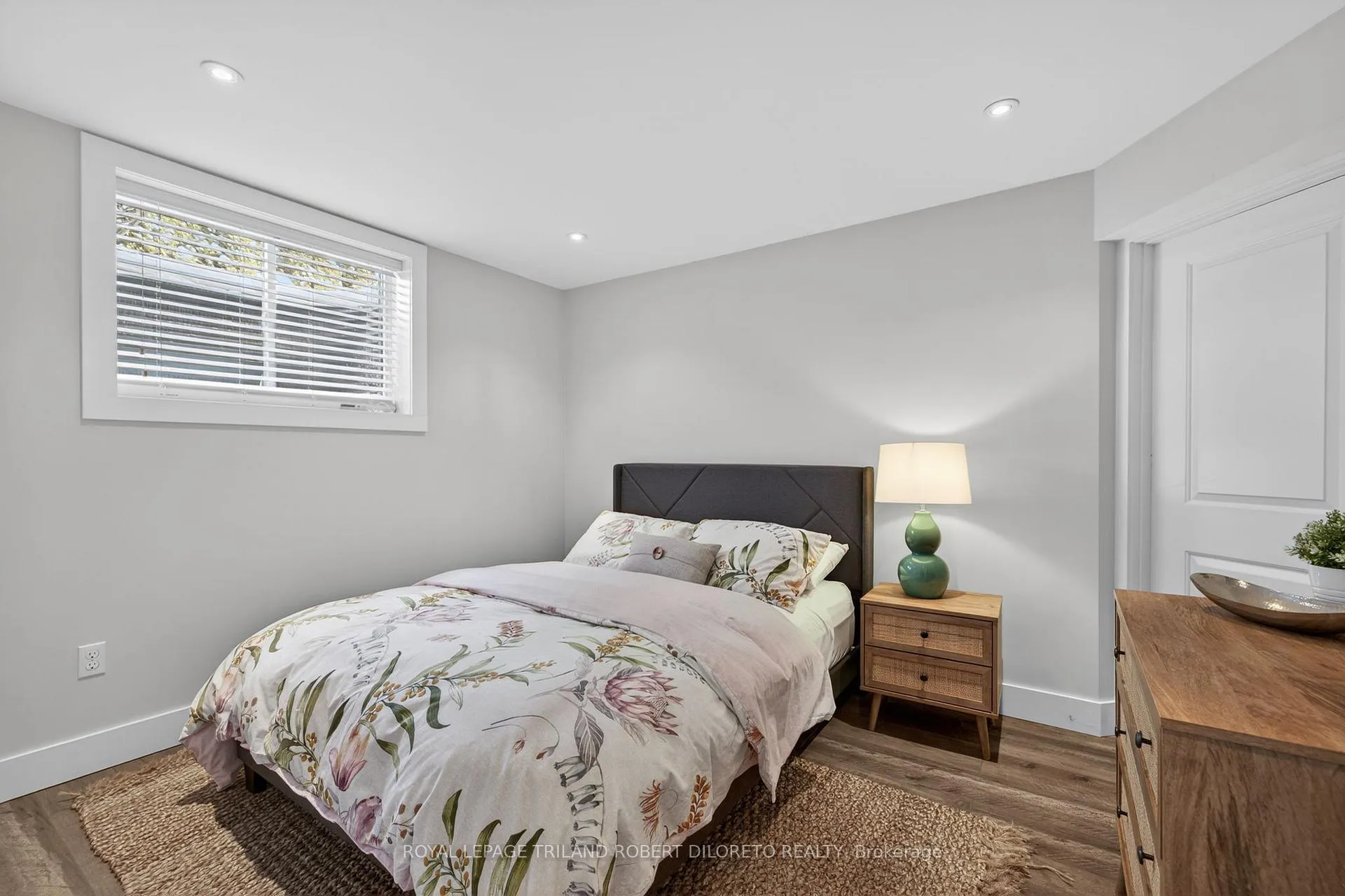 Photo 32 of 56 Fieldstone Crescent S, Middlesex Centre, Komoka — HOMEH