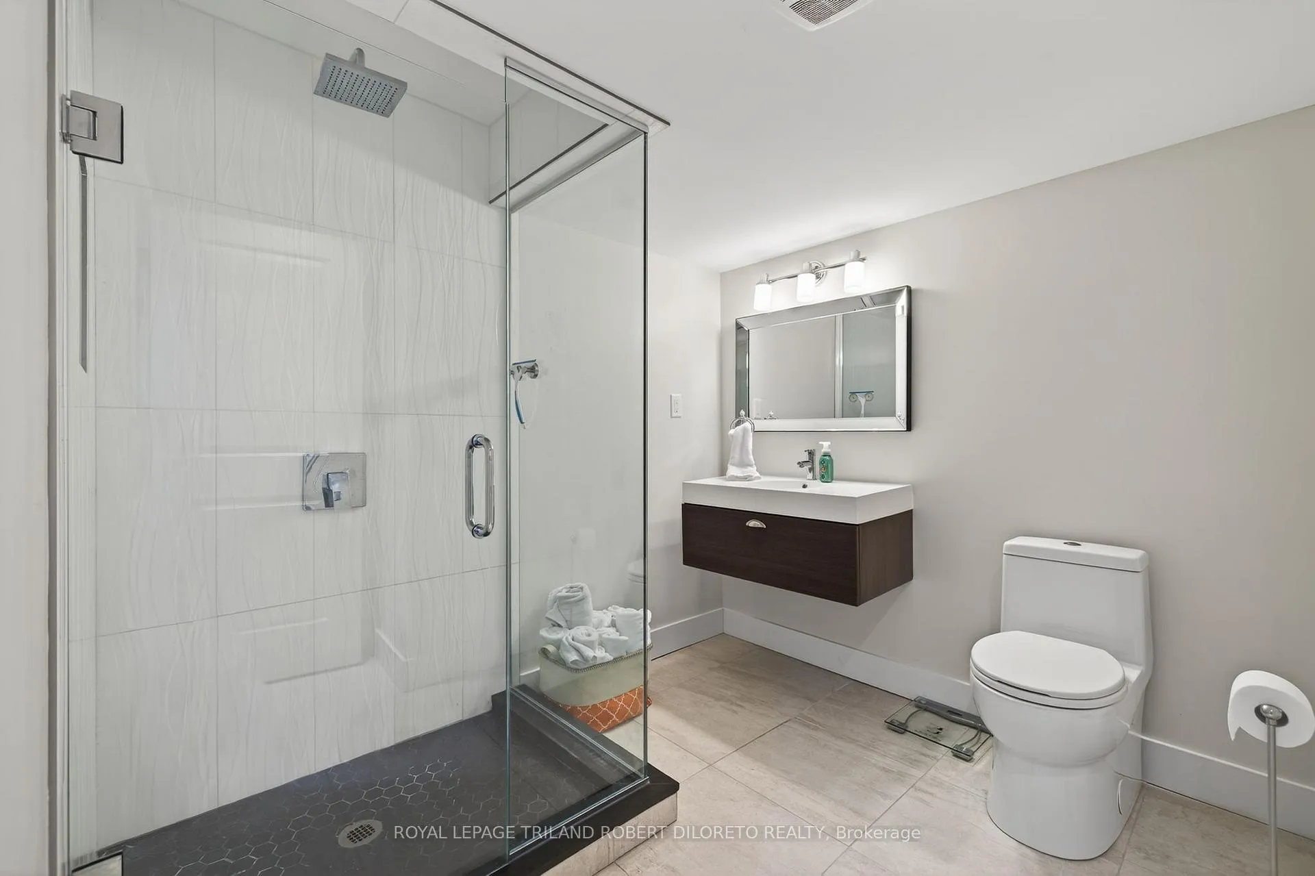 Photo 33 of 56 Fieldstone Crescent S, Middlesex Centre, Komoka — HOMEH