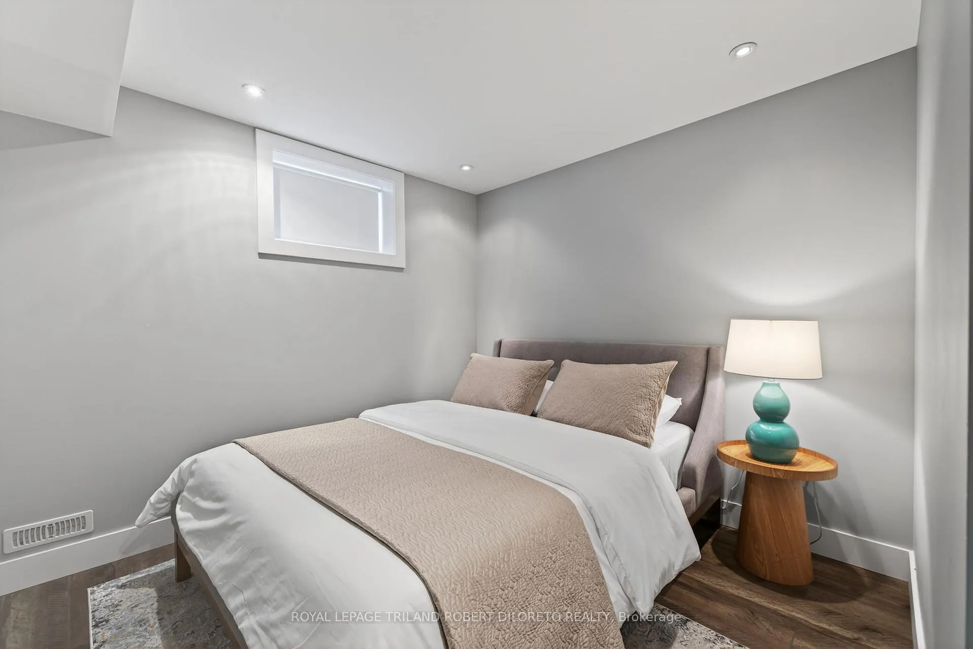 Photo 34 of 56 Fieldstone Crescent S, Middlesex Centre, Komoka — HOMEH