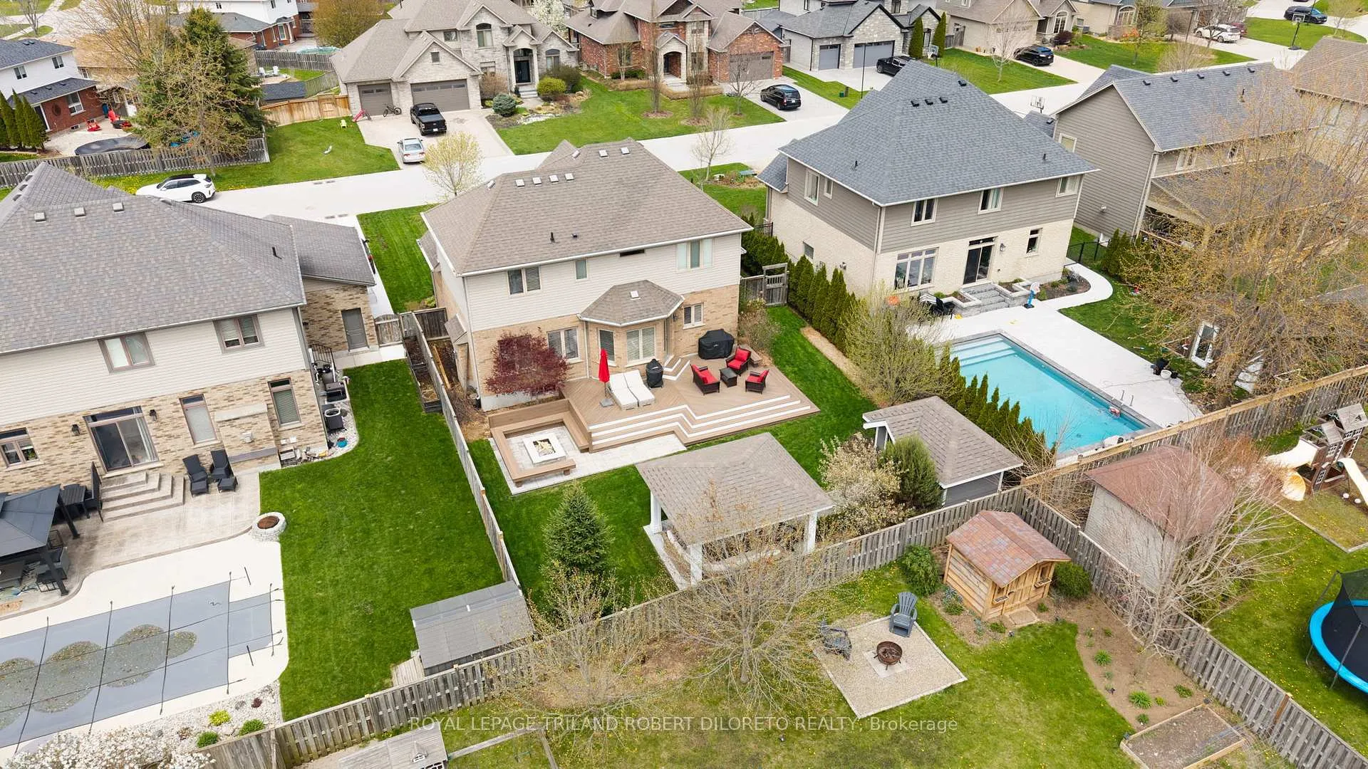 Photo 41 of 56 Fieldstone Crescent S, Middlesex Centre, Komoka — HOMEH