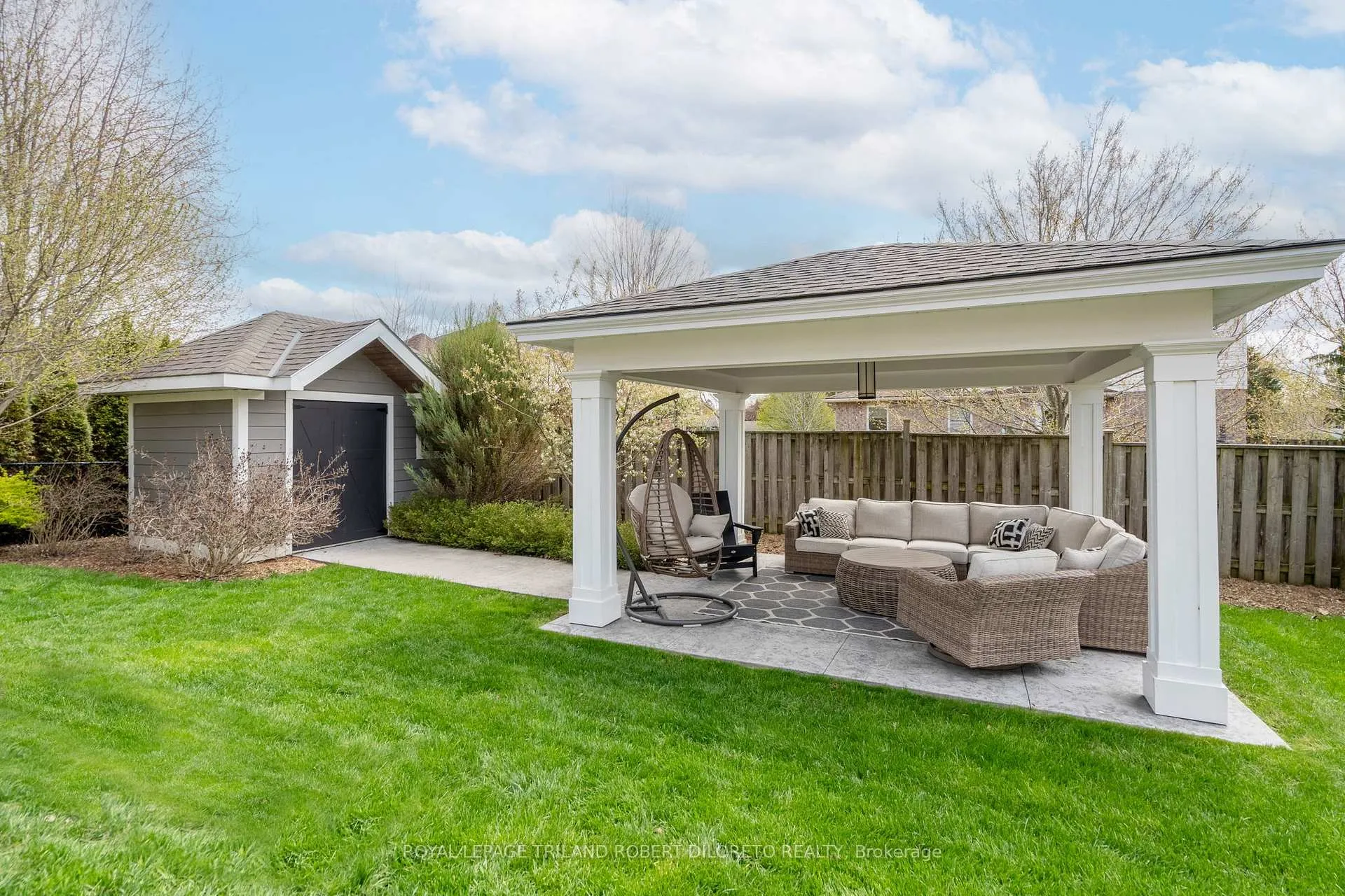 Photo 40 of 56 Fieldstone Crescent S, Middlesex Centre, Komoka — HOMEH