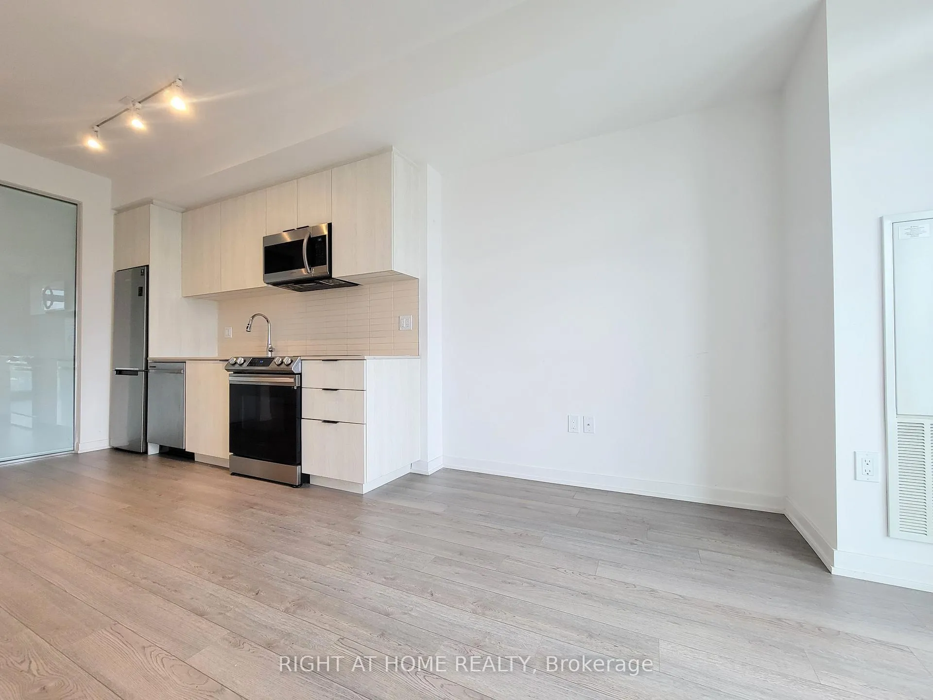 Photo 3 of Unit 1129, 50 Power Street, Toronto, Moss Park — HOMEH