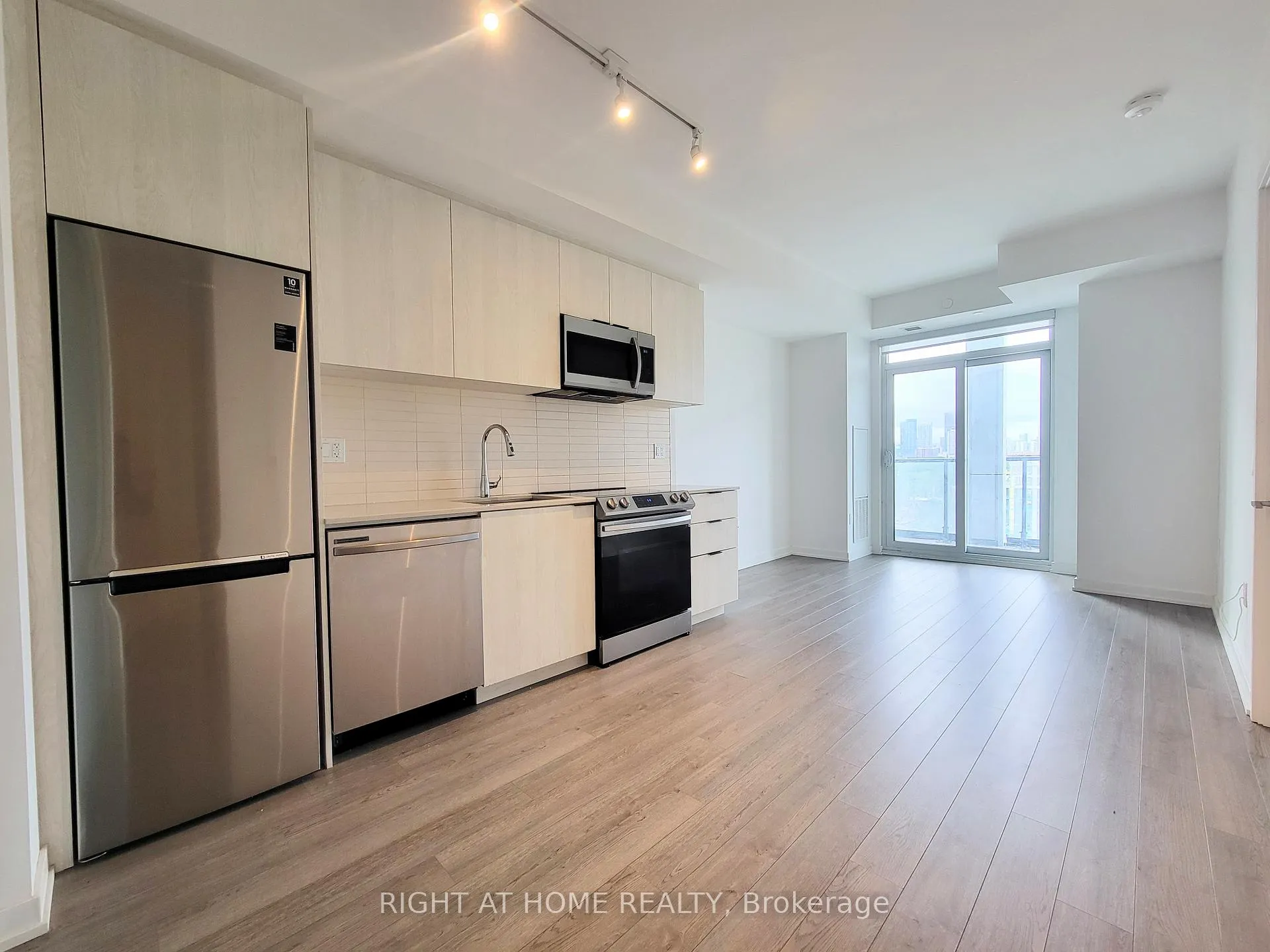 Photo 4 of Unit 1129, 50 Power Street, Toronto, Moss Park — HOMEH