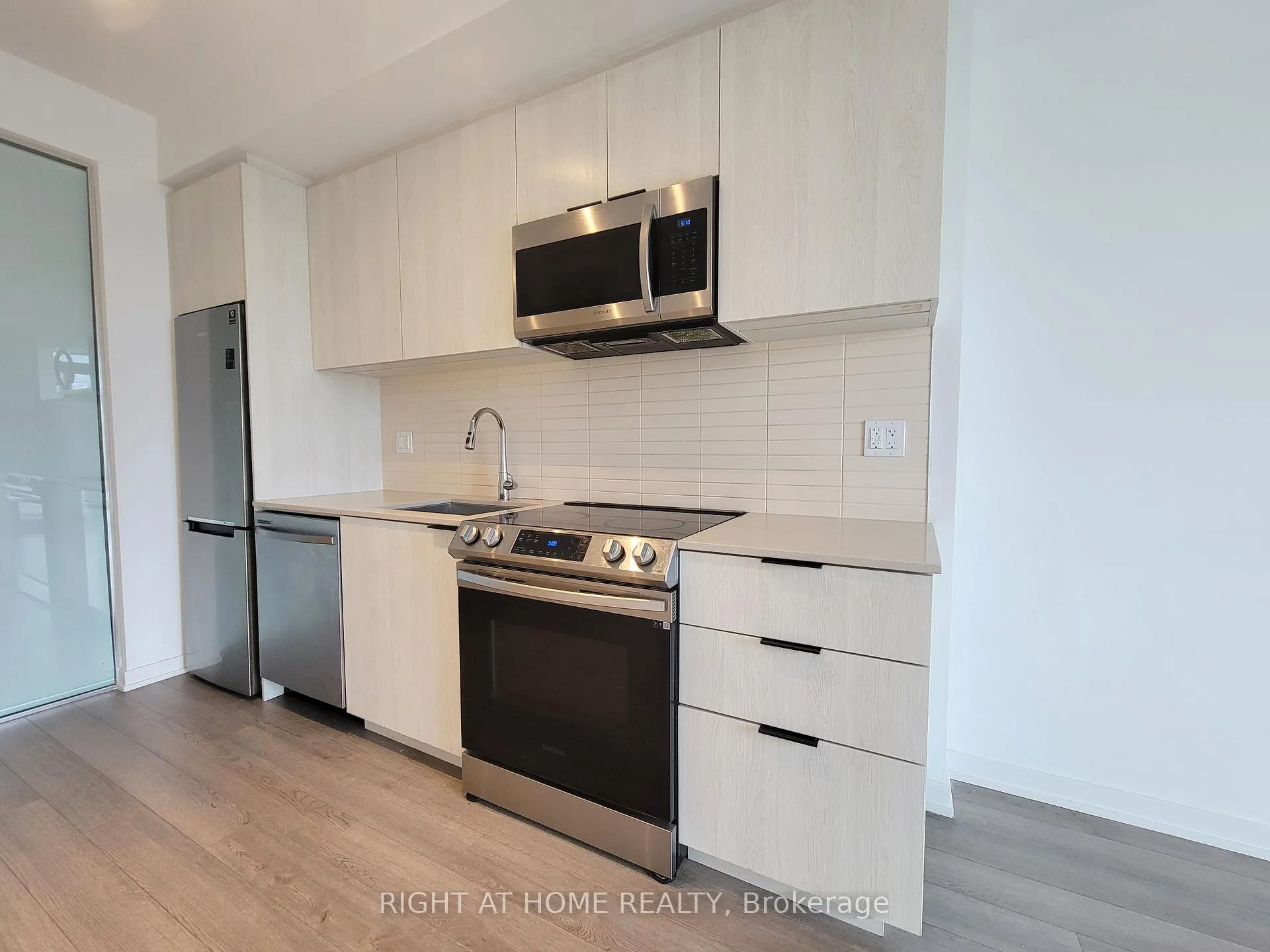 Photo 8 of Unit 1129, 50 Power Street, Toronto, Moss Park — HOMEH
