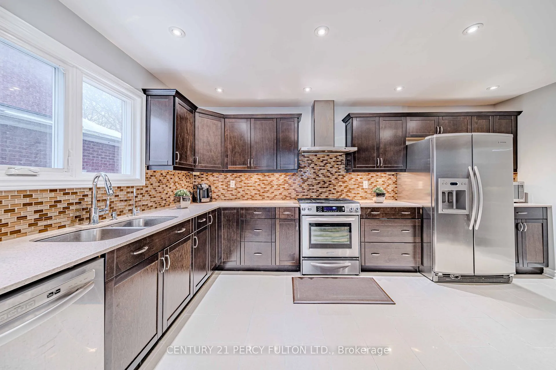 Photo 17 of 16 Muster Court, Markham, Buttonville — HOMEH