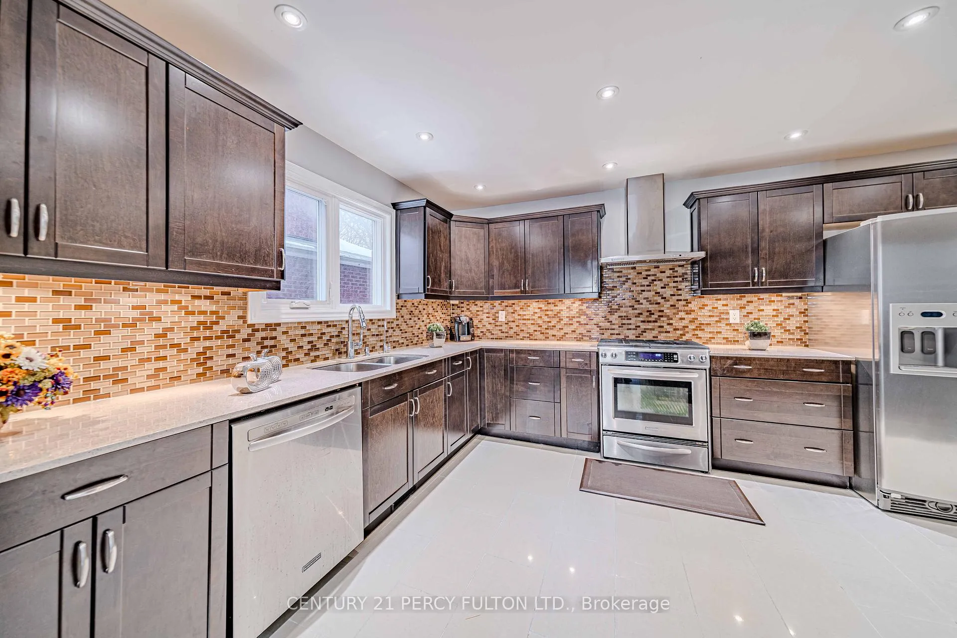 Photo 18 of 16 Muster Court, Markham, Buttonville — HOMEH