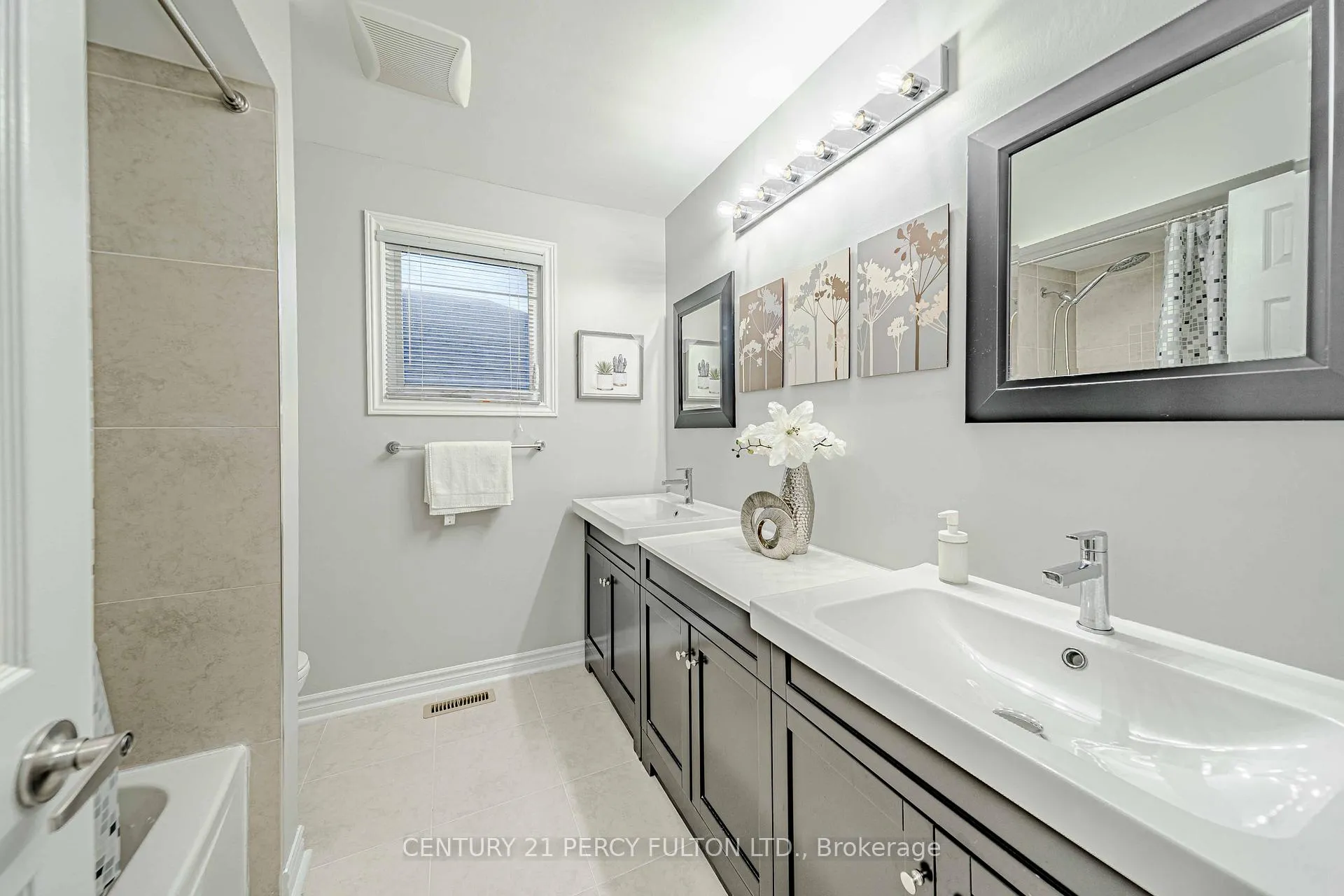 Photo 34 of 16 Muster Court, Markham, Buttonville — HOMEH