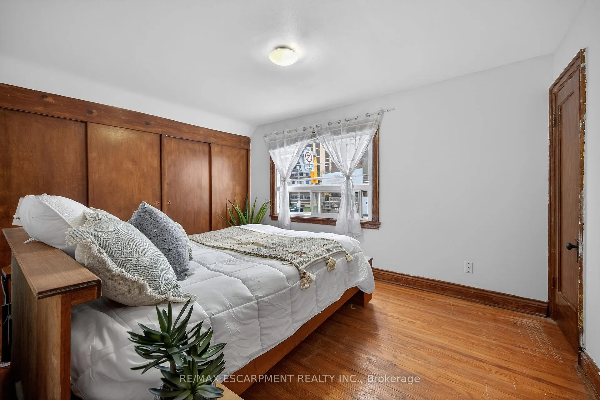 Photo 21 of 144 Hunter Street W, Hamilton, Durand — HOMEH