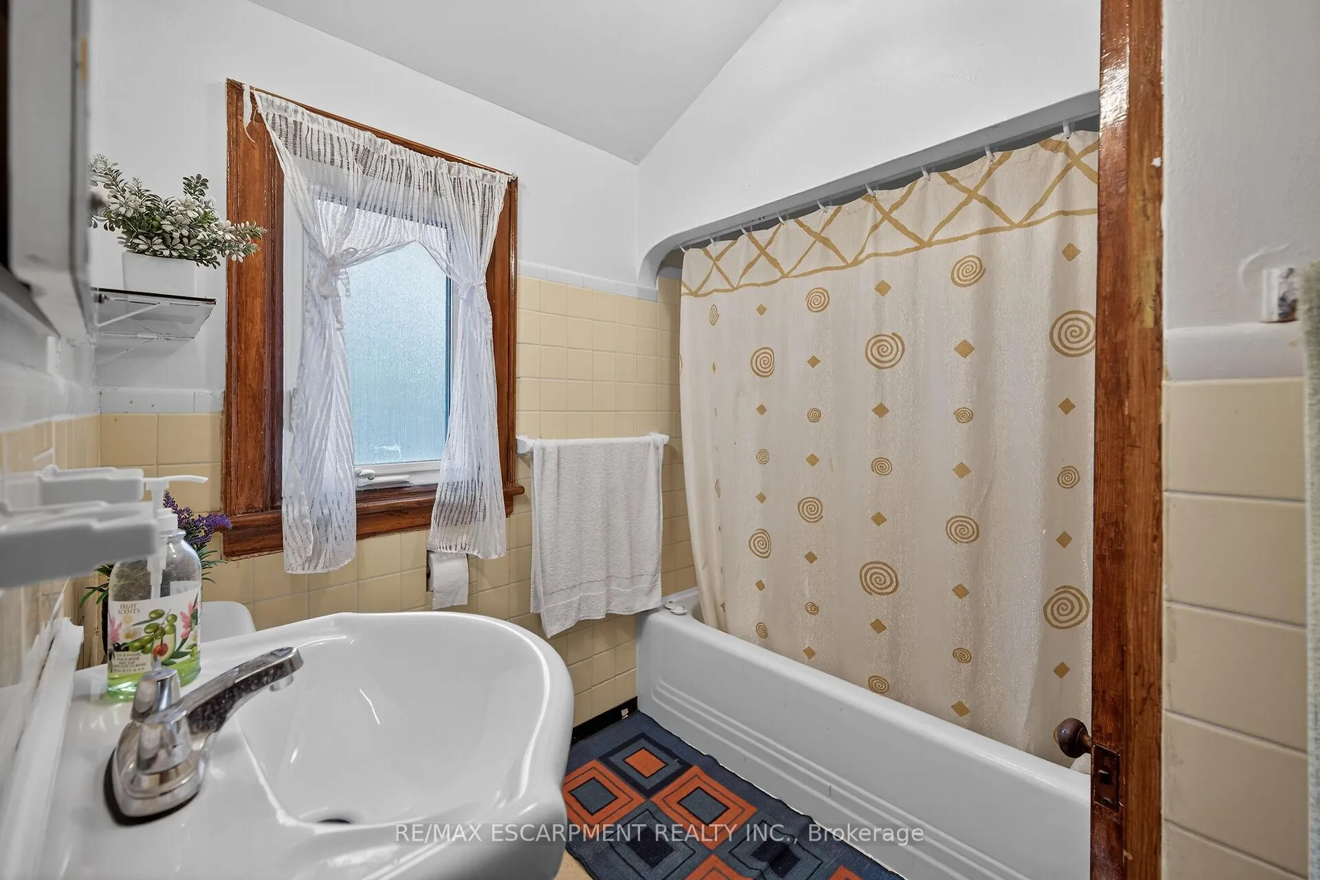 Photo 26 of 144 Hunter Street W, Hamilton, Durand — HOMEH