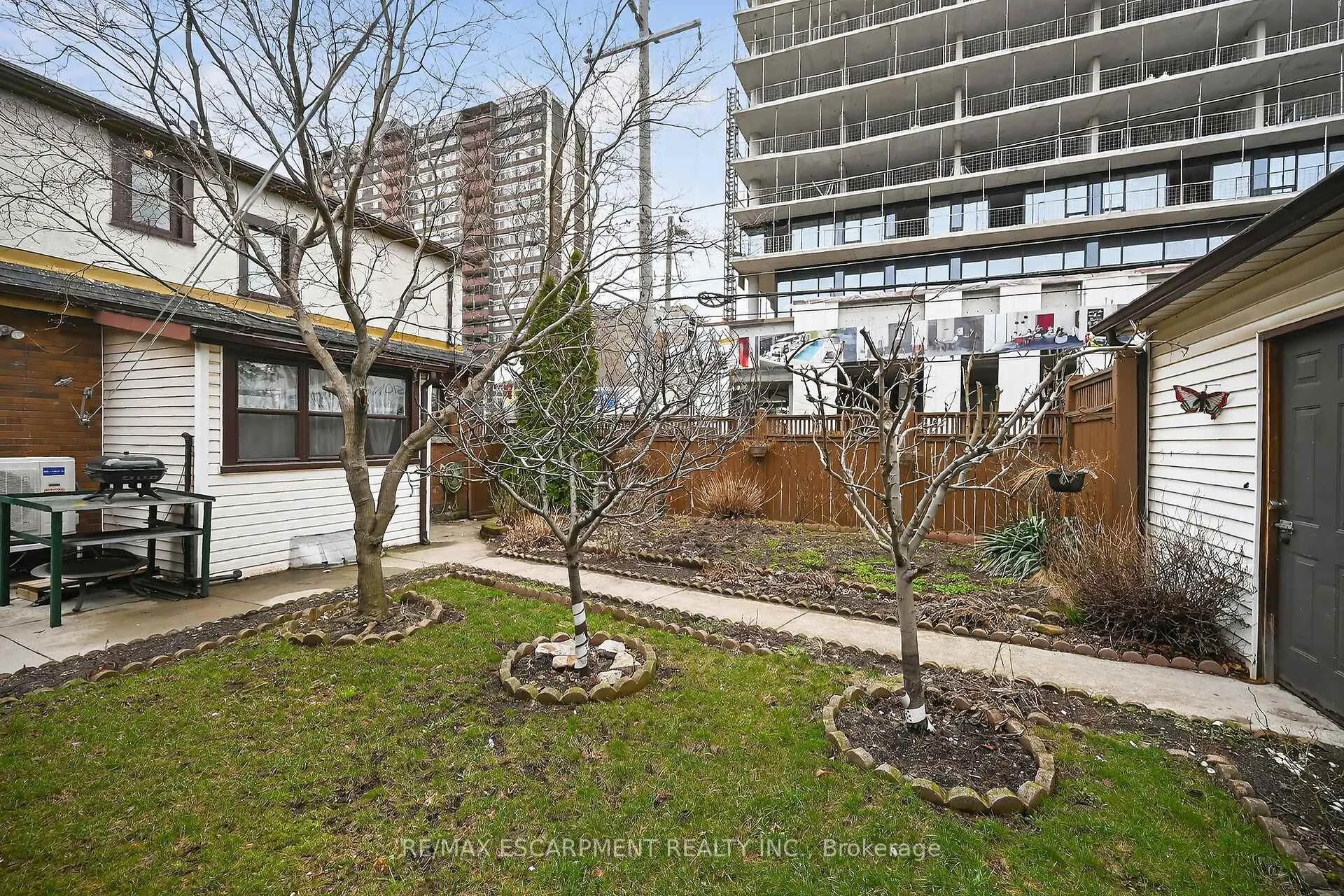 Photo 36 of 144 Hunter Street W, Hamilton, Durand — HOMEH