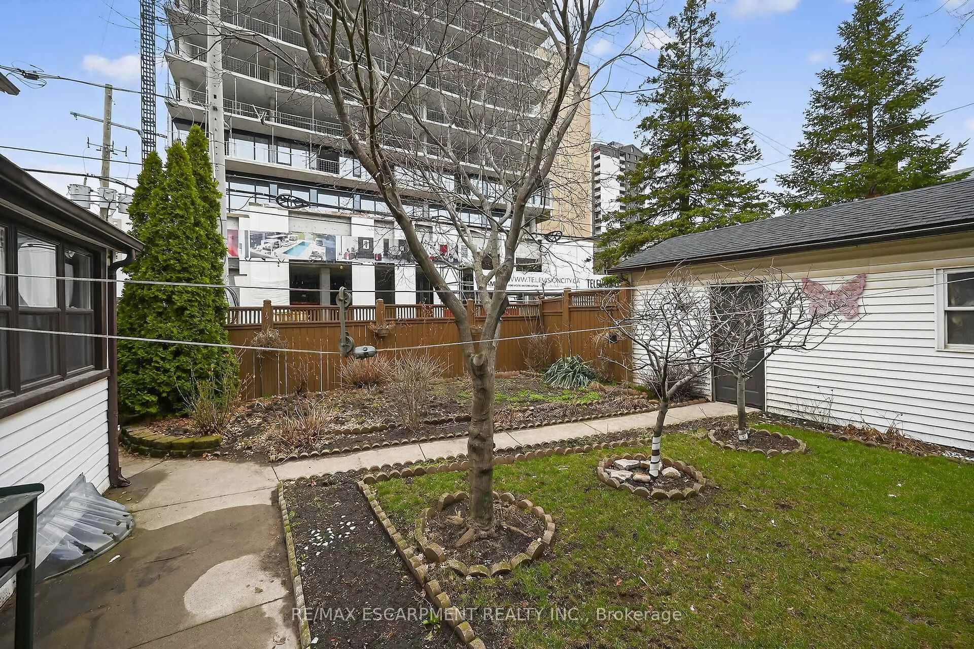 Photo 38 of 144 Hunter Street W, Hamilton, Durand — HOMEH