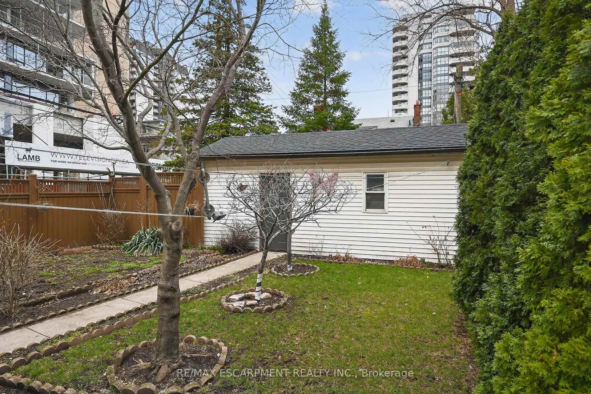 Photo 39 of 144 Hunter Street W, Hamilton, Durand — HOMEH