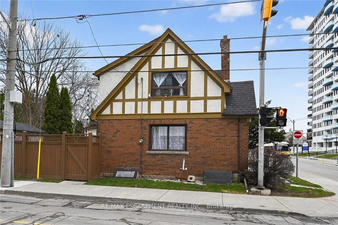 Photo 48 of 144 Hunter Street W, Hamilton, Durand — HOMEH