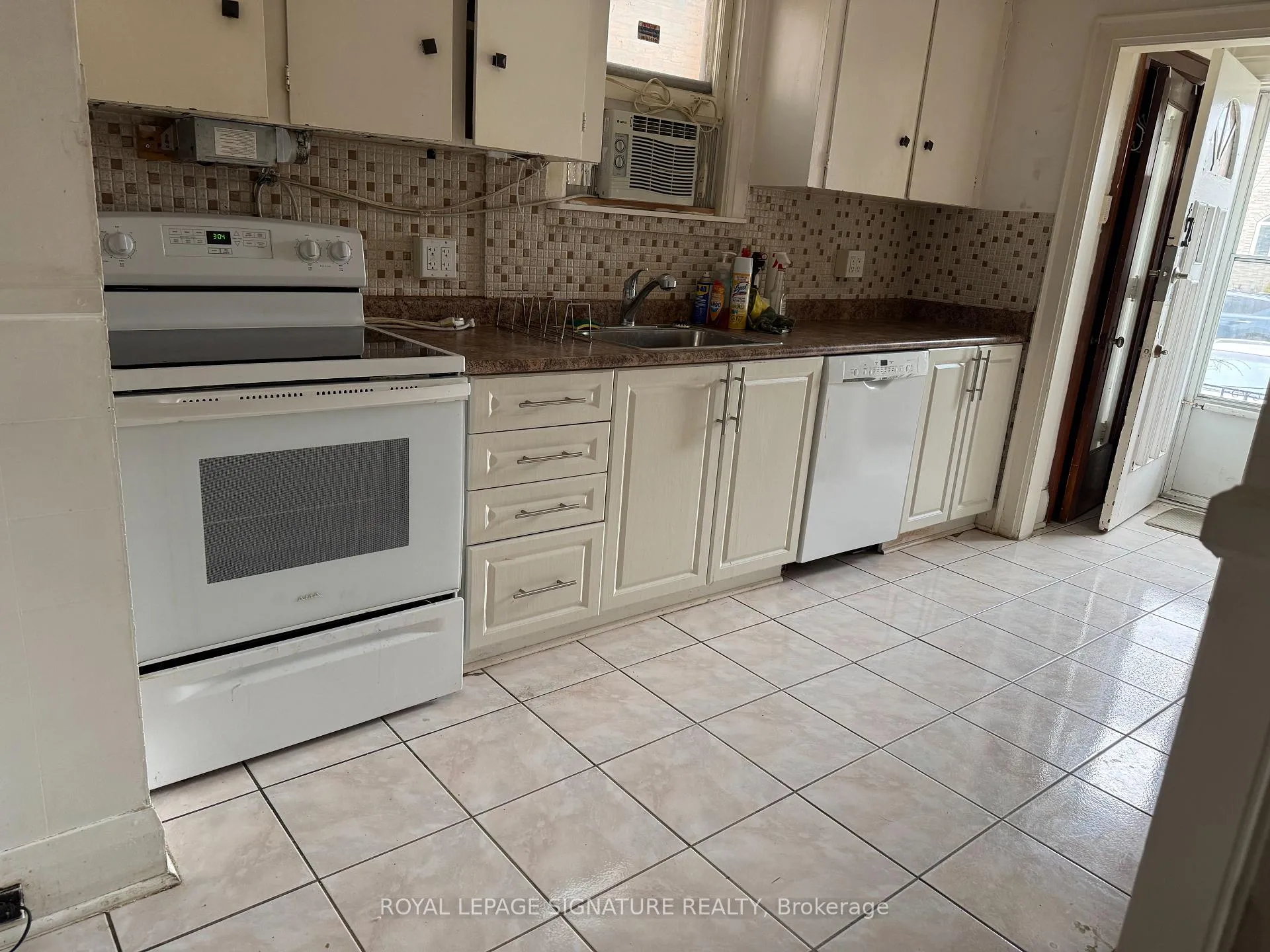 Photo 4 of 220 Donlands Avenue, Toronto, Danforth Village-East York — HOMEH