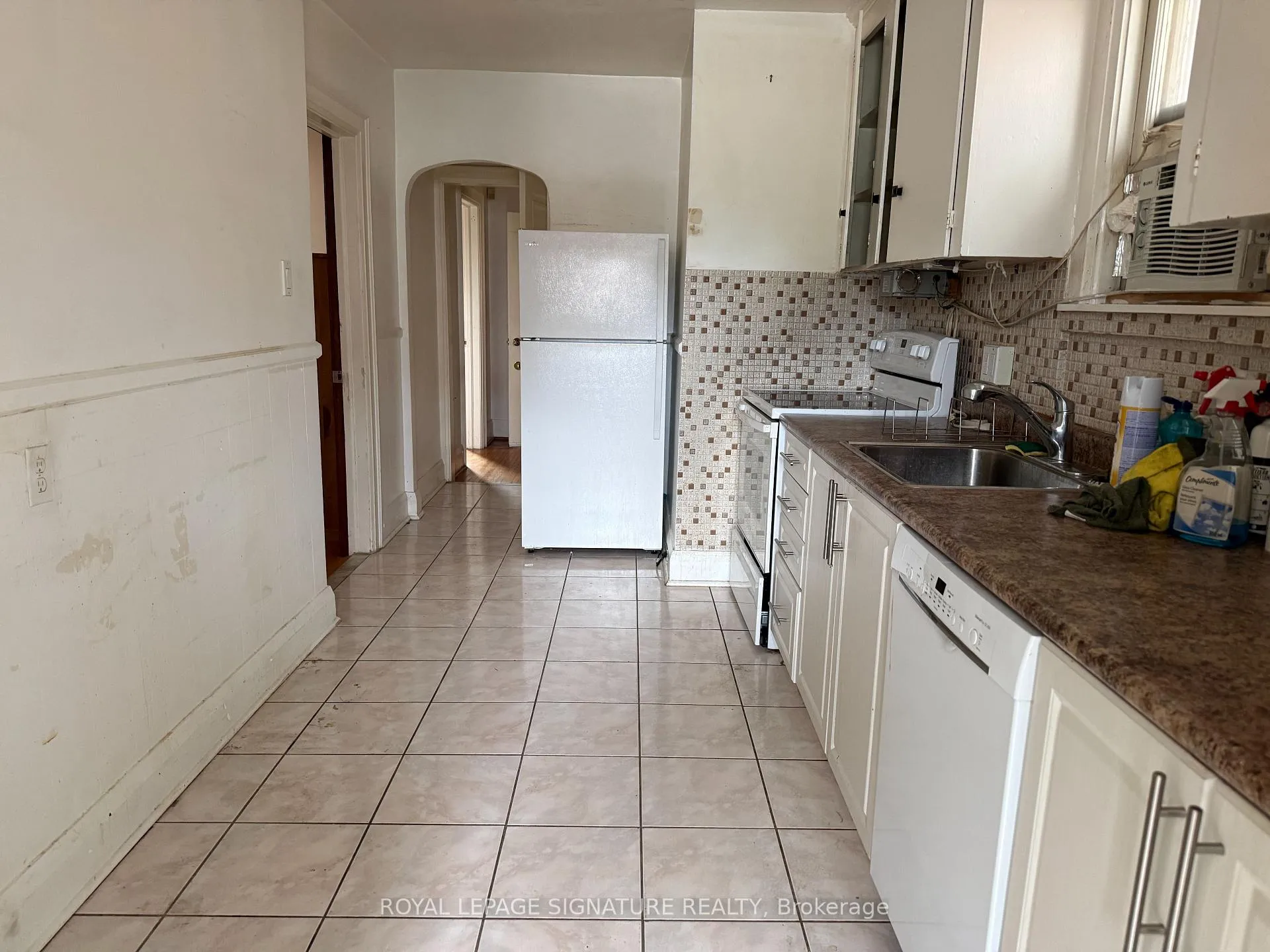 Photo 5 of 220 Donlands Avenue, Toronto, Danforth Village-East York — HOMEH