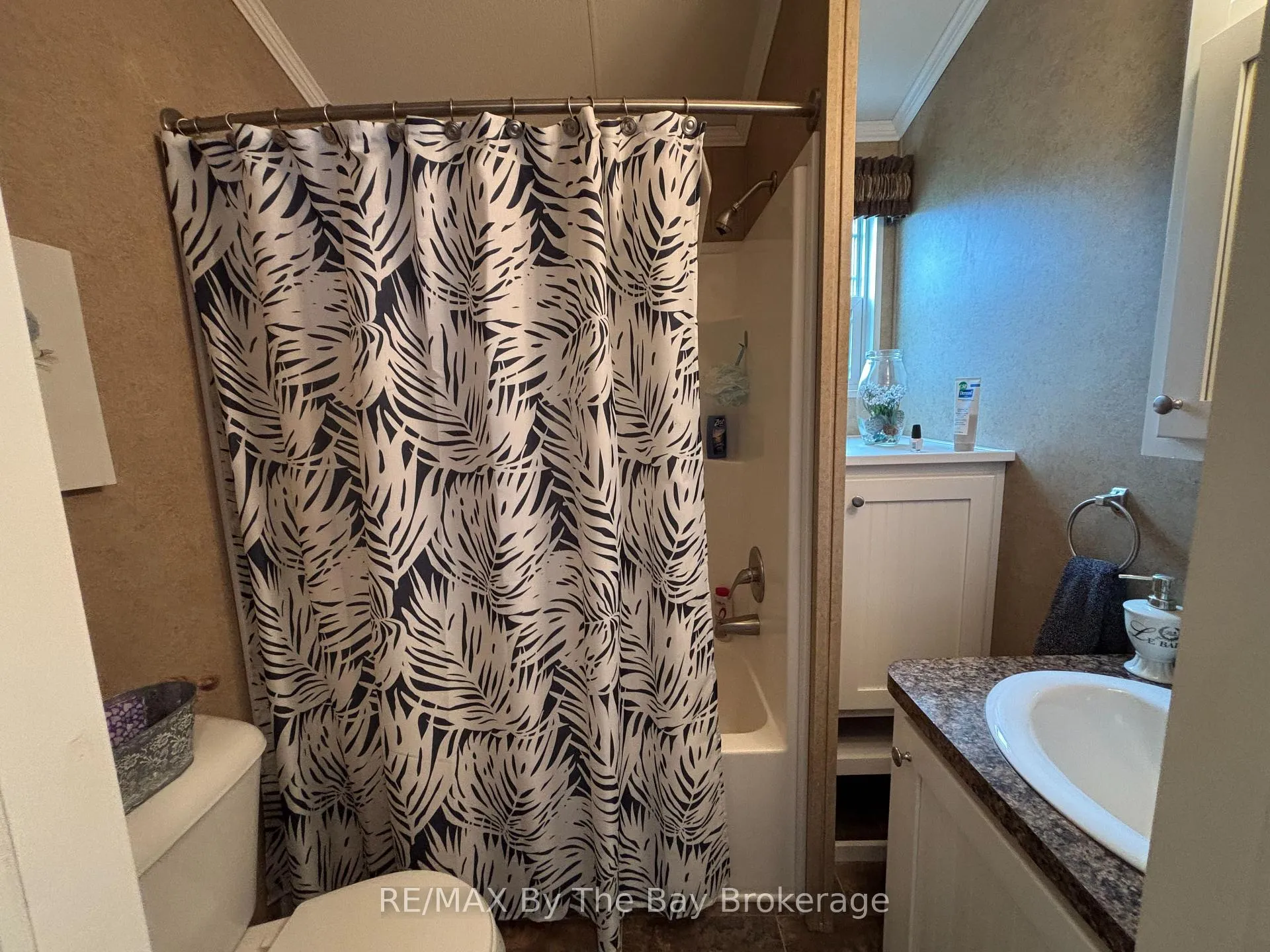 Photo 14 of 108 Madawaska Trail, Wasaga Beach — HOMEH