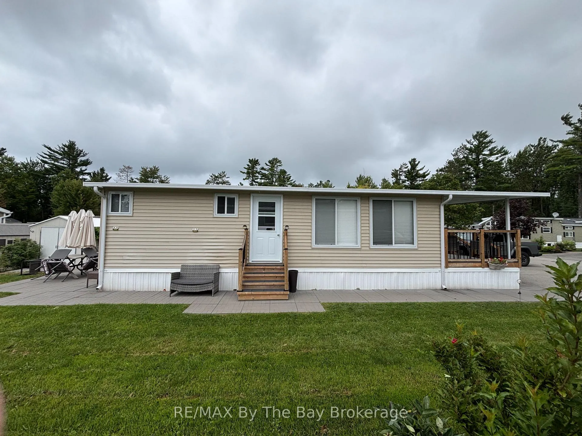 Photo 27 of 108 Madawaska Trail, Wasaga Beach — HOMEH
