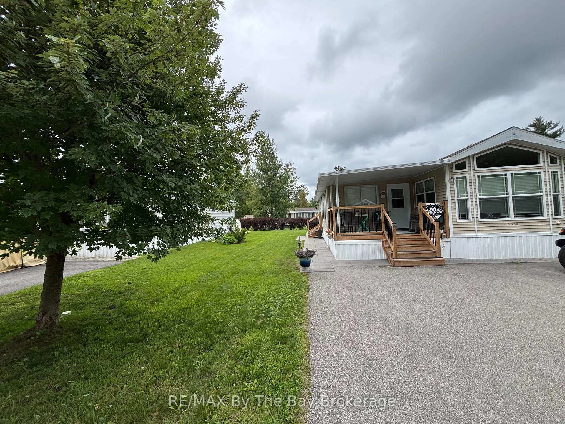 Photo 32 of 108 Madawaska Trail, Wasaga Beach — HOMEH
