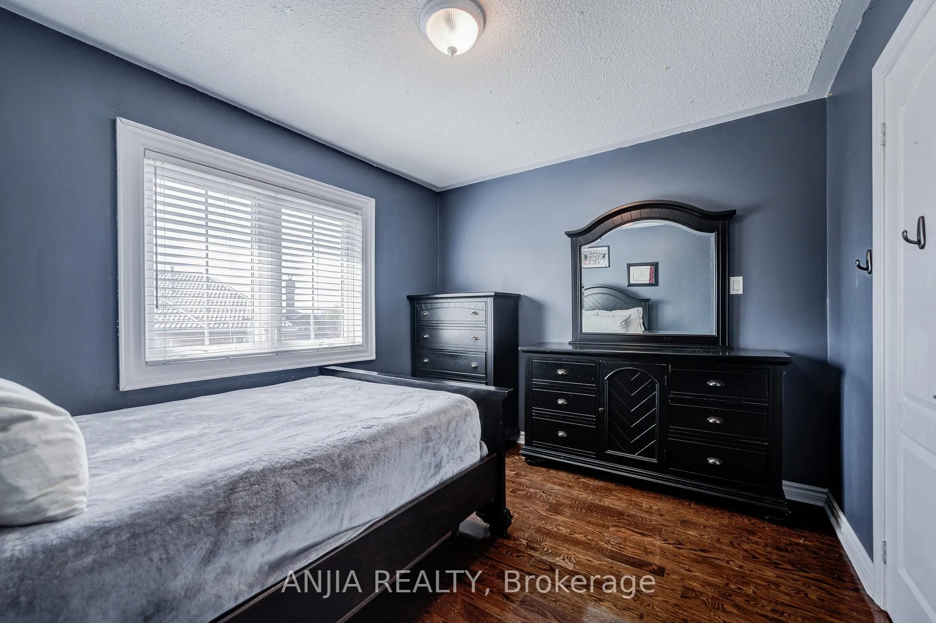 Photo 37 of 55 Atlantic Avenue, Markham, Markville — HOMEH