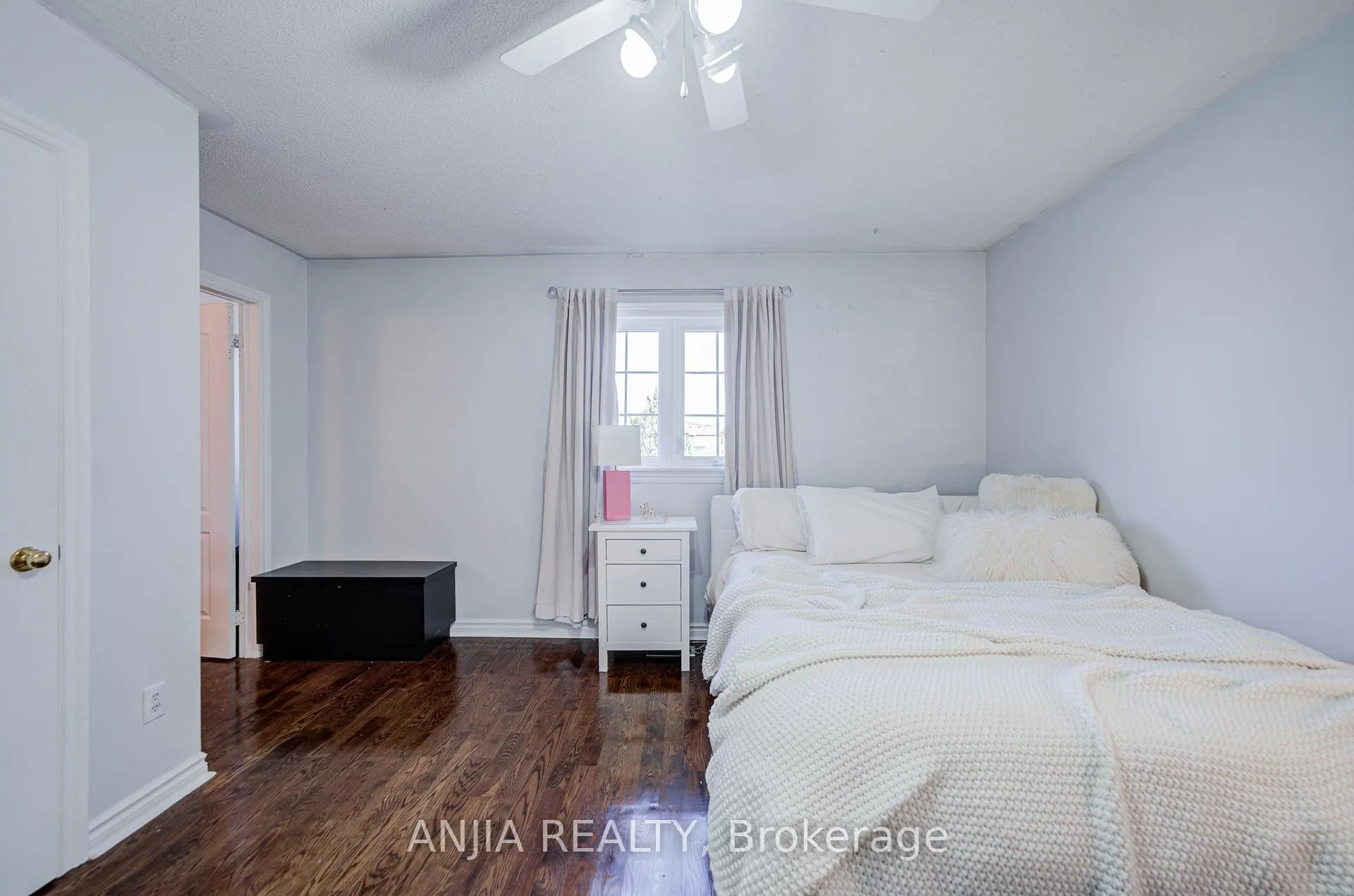 Photo 42 of 55 Atlantic Avenue, Markham, Markville — HOMEH