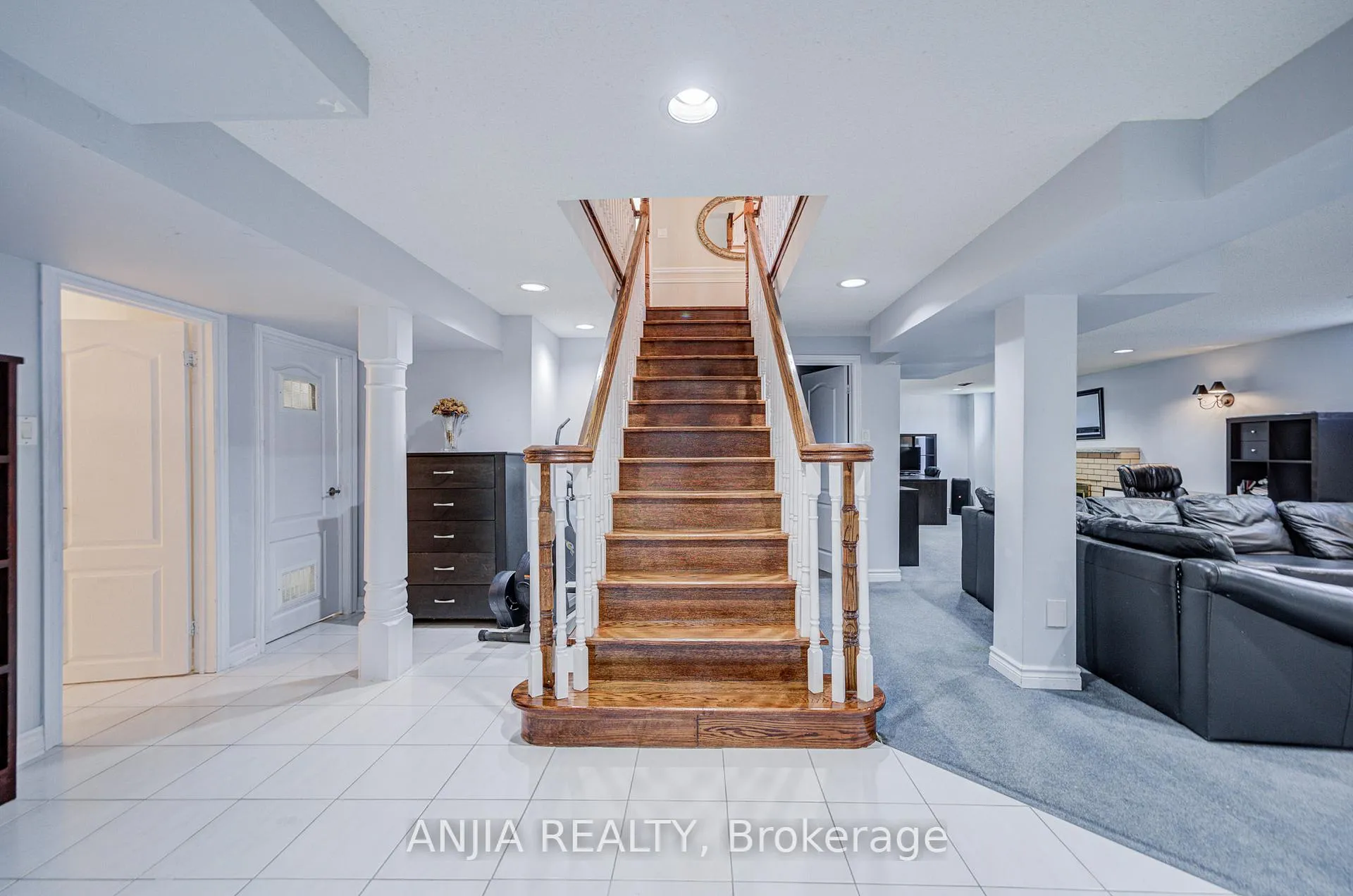 Photo 43 of 55 Atlantic Avenue, Markham, Markville — HOMEH