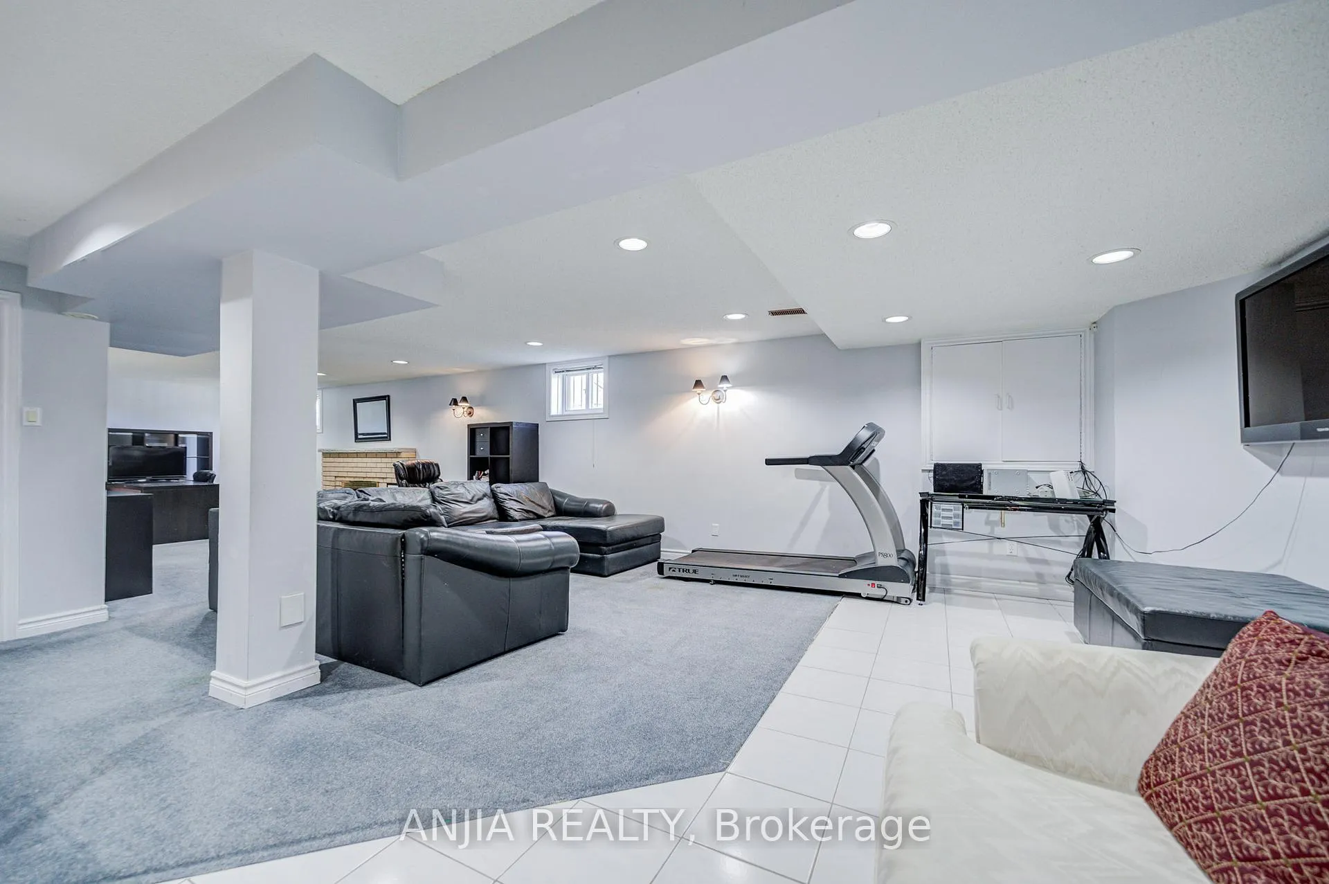 Photo 44 of 55 Atlantic Avenue, Markham, Markville — HOMEH