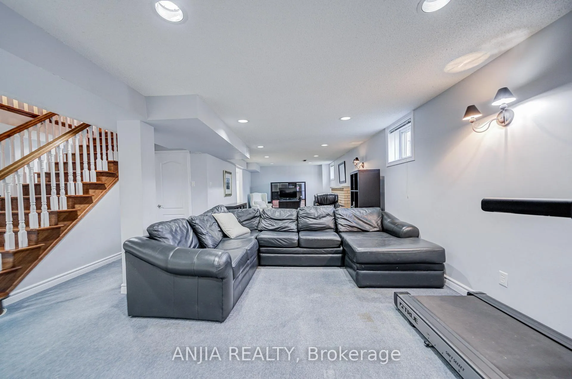 Photo 45 of 55 Atlantic Avenue, Markham, Markville — HOMEH