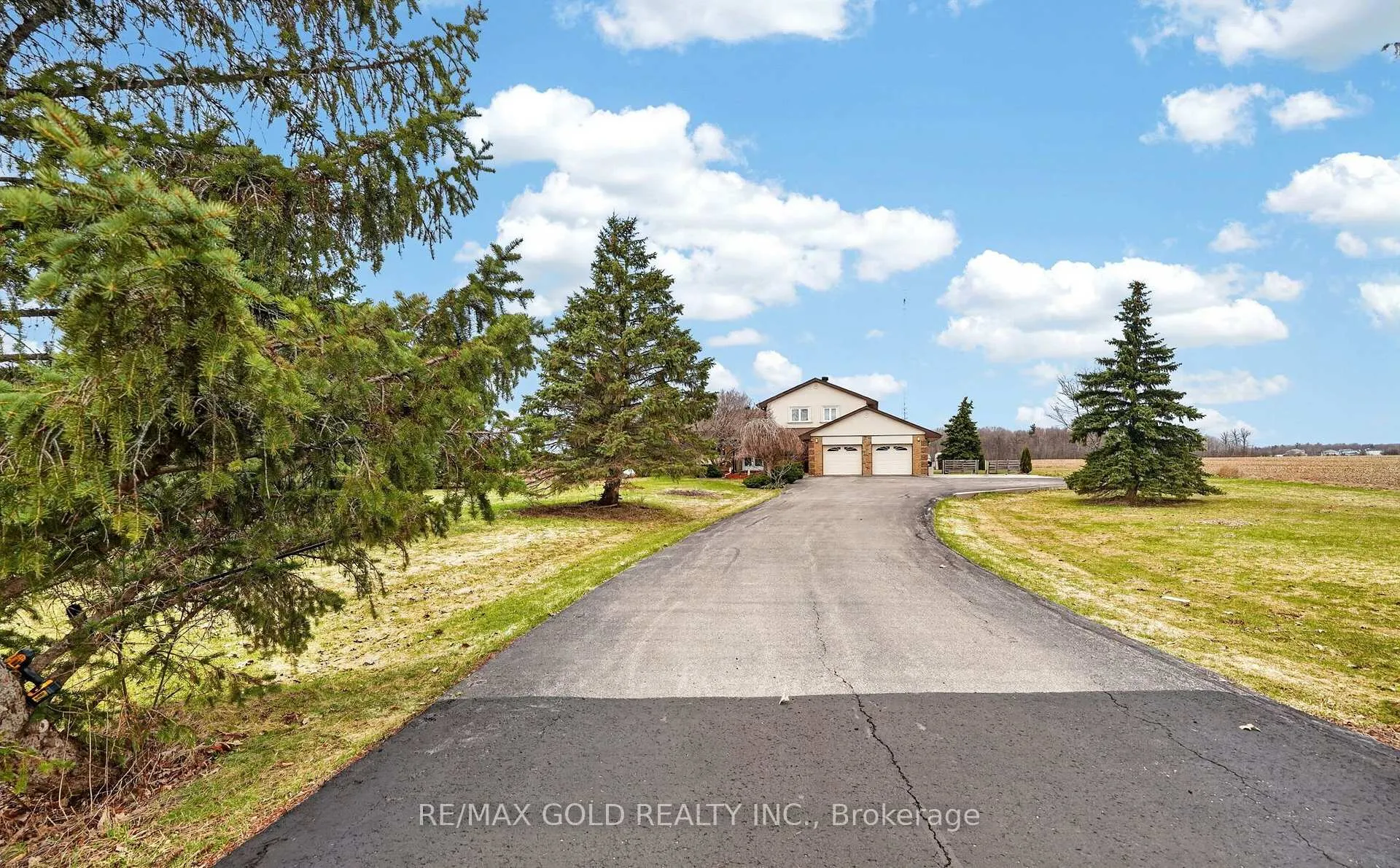 Front of 752 Old School Road