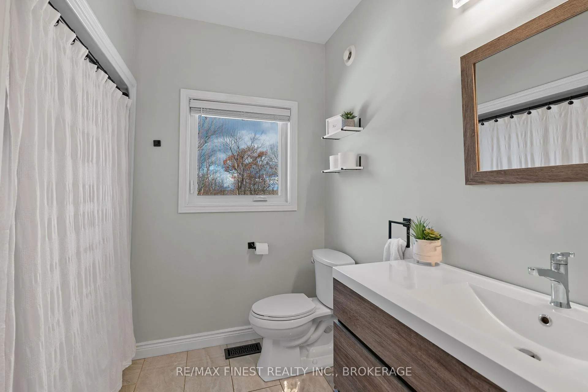 Photo 17 of 1557 Long Lake Road, Frontenac, Frontenac Centre — HOMEH