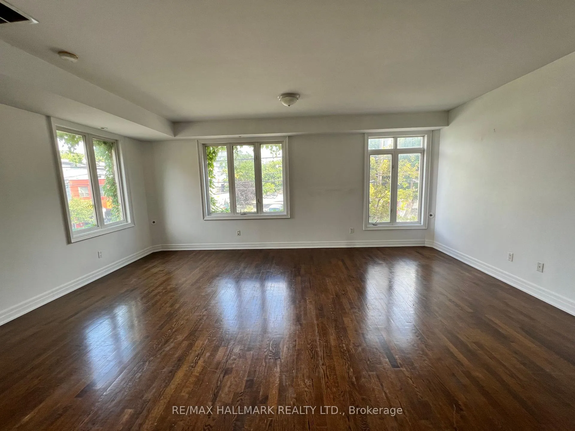 Photo 3 of 215 Heward Avenue, Toronto, South Riverdale — HOMEH