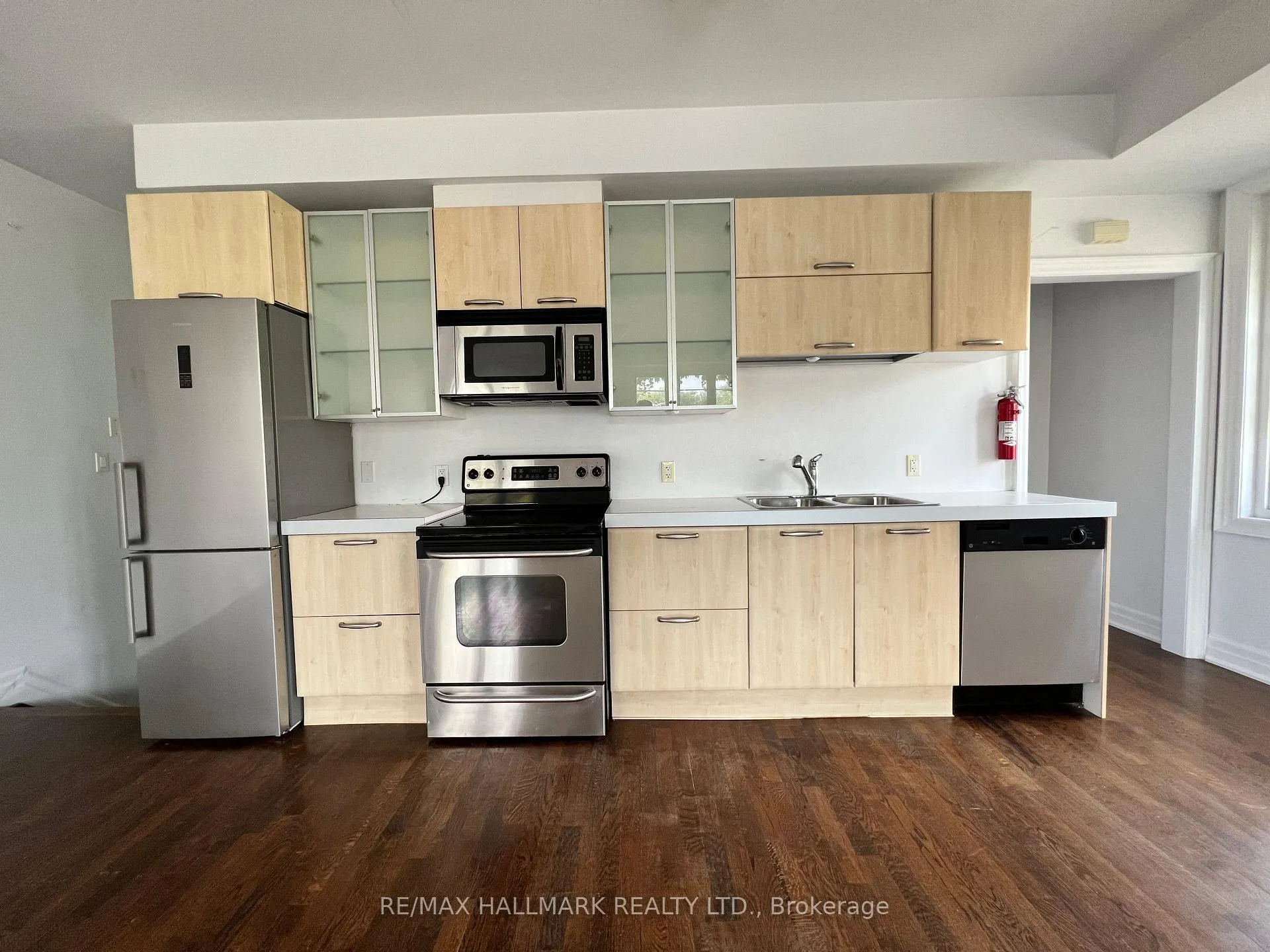 Photo 4 of 215 Heward Avenue, Toronto, South Riverdale — HOMEH