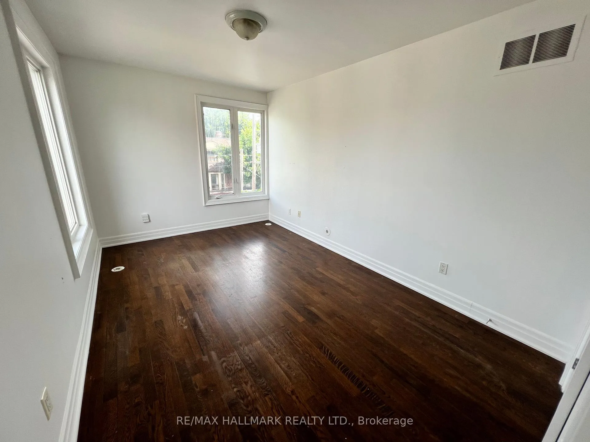 Photo 10 of 215 Heward Avenue, Toronto, South Riverdale — HOMEH