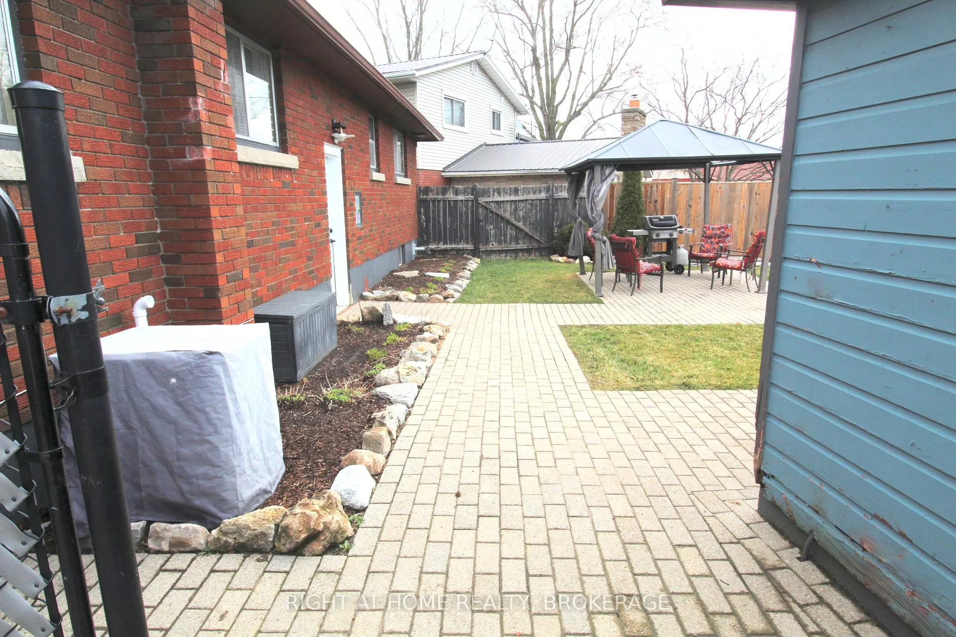 Photo 7 of 105 Glenwood Parkway, Welland, Dain City — HOMEH