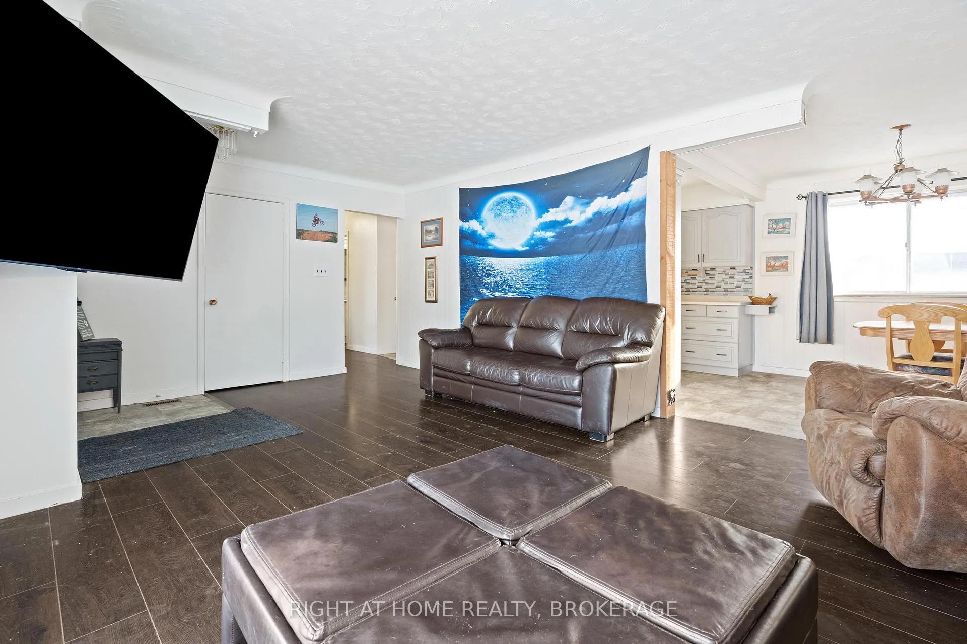 Photo 9 of 105 Glenwood Parkway, Welland, Dain City — HOMEH