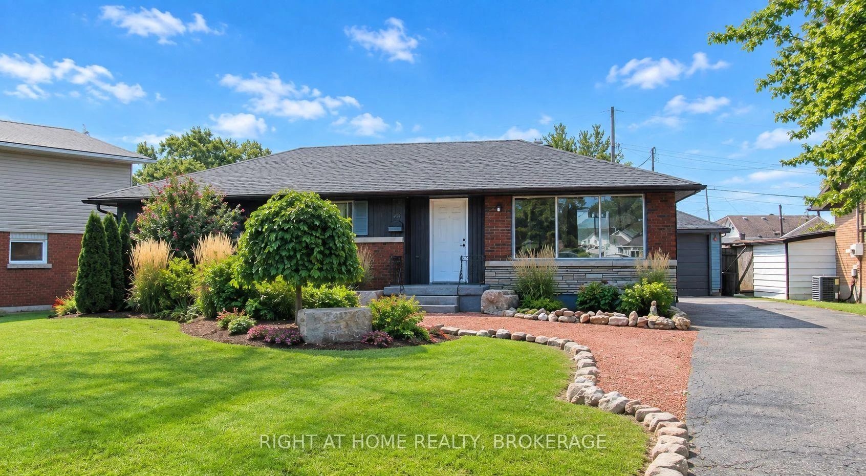 Photo 3 of 105 Glenwood Parkway, Welland, Dain City — HOMEH