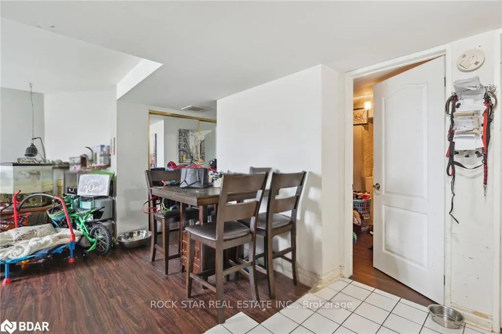 Photo 8 of 32 Hemlock Street, St. Catharines, Burleigh Hill — HOMEH