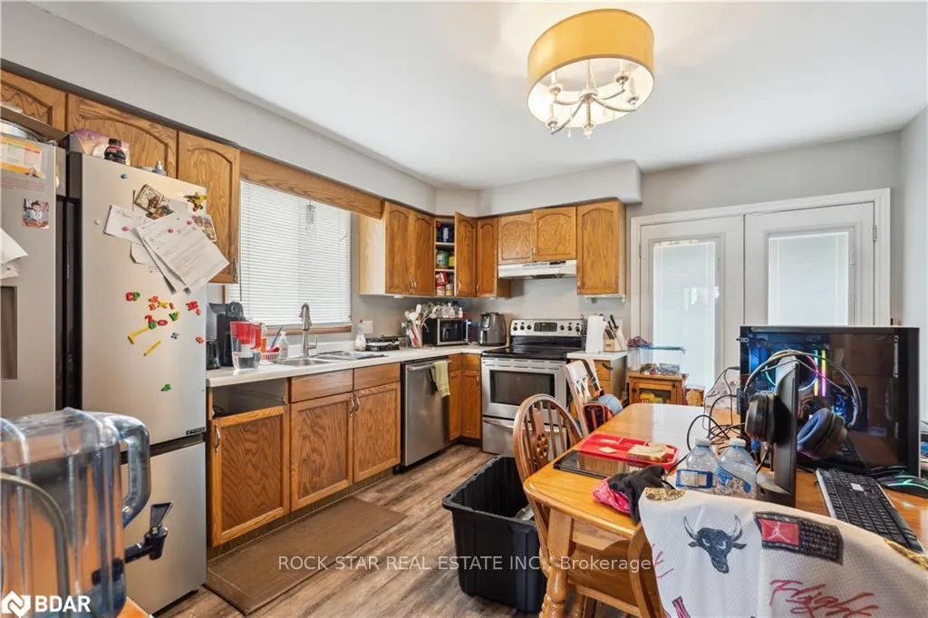 Photo 9 of 32 Hemlock Street, St. Catharines, Burleigh Hill — HOMEH