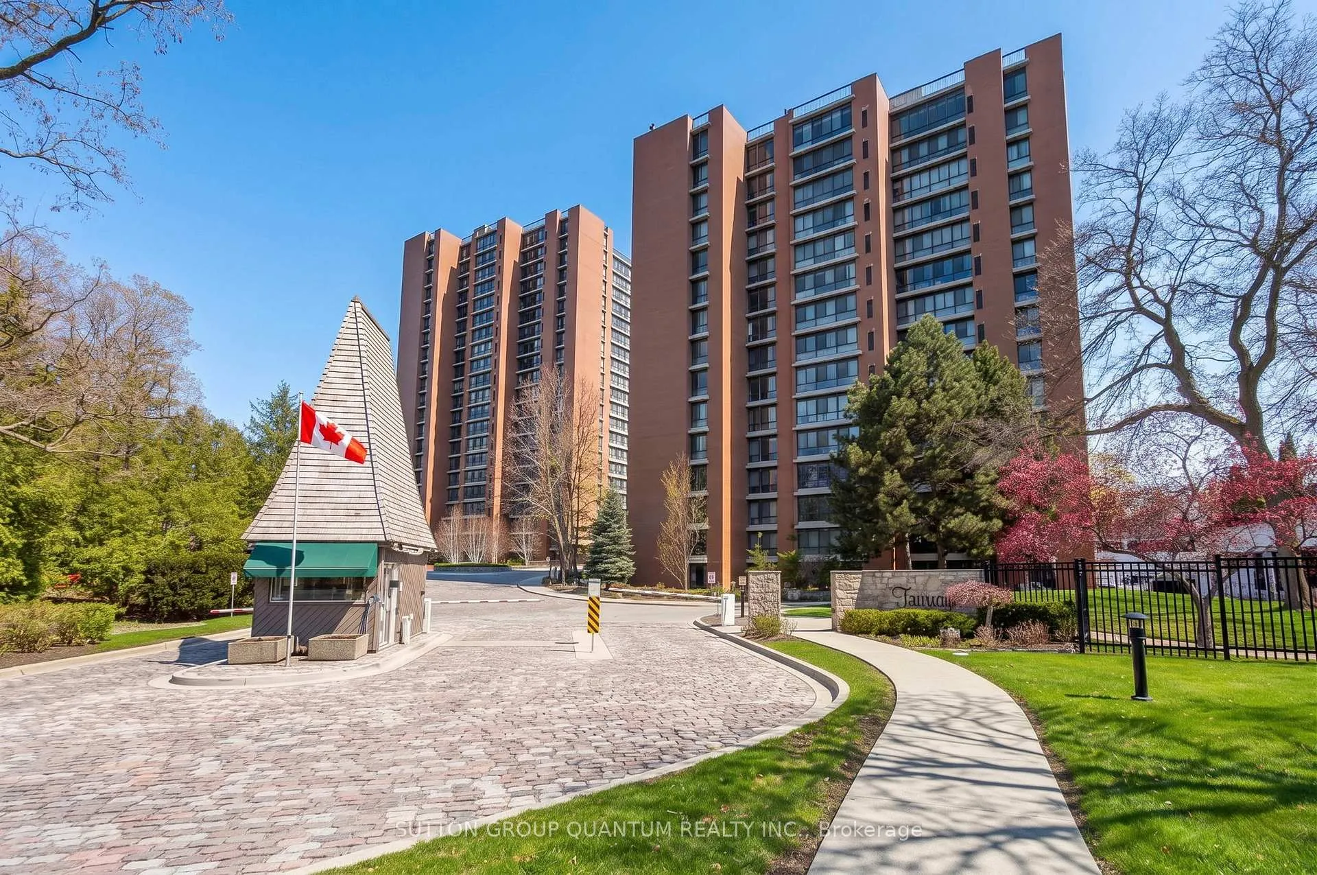 Photo 1 of Unit 616, 1400 Dixie Road, Mississauga, Lakeview — HOMEH