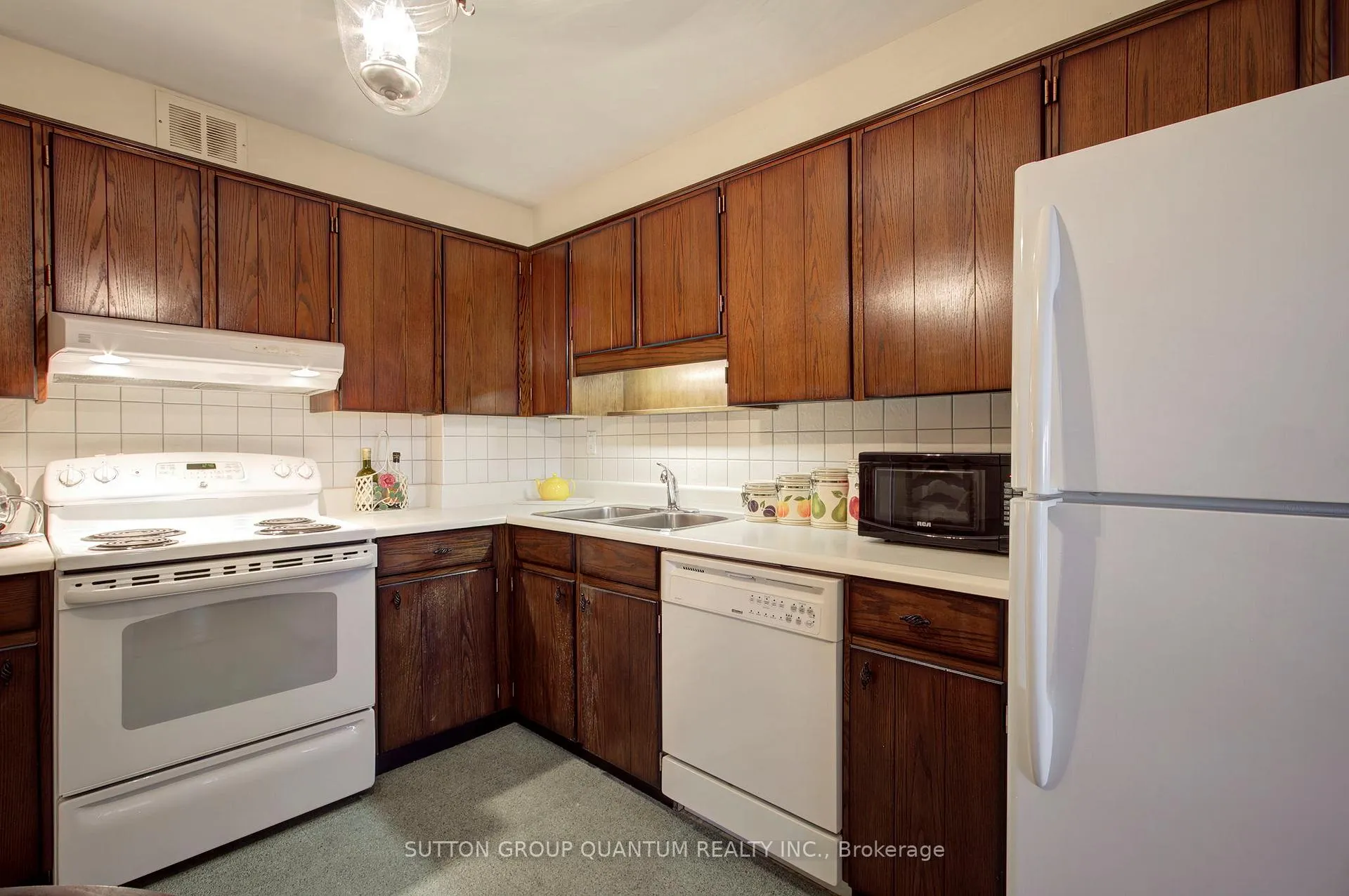Photo 13 of Unit 616, 1400 Dixie Road, Mississauga, Lakeview — HOMEH