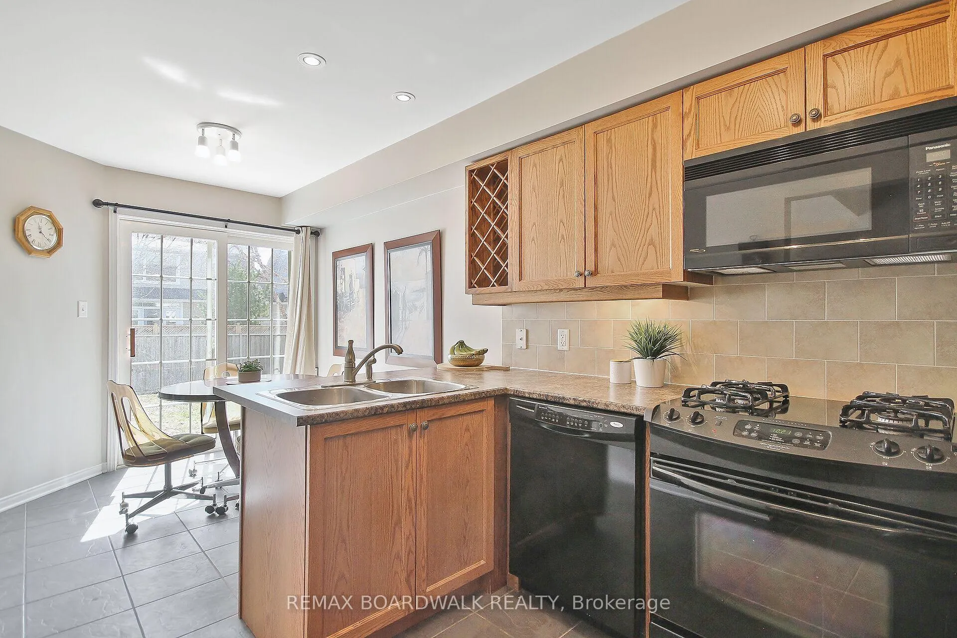 Photo 12 of 313 Silbrass Private, Ottawa, Barrhaven - Stonebridge — HOMEH