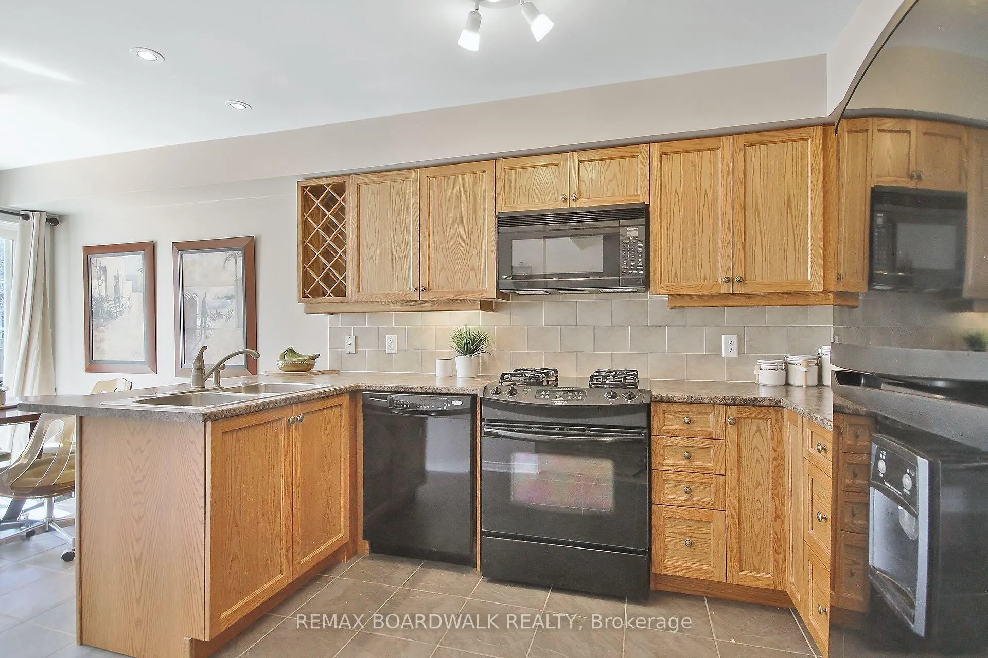 Photo 13 of 313 Silbrass Private, Ottawa, Barrhaven - Stonebridge — HOMEH